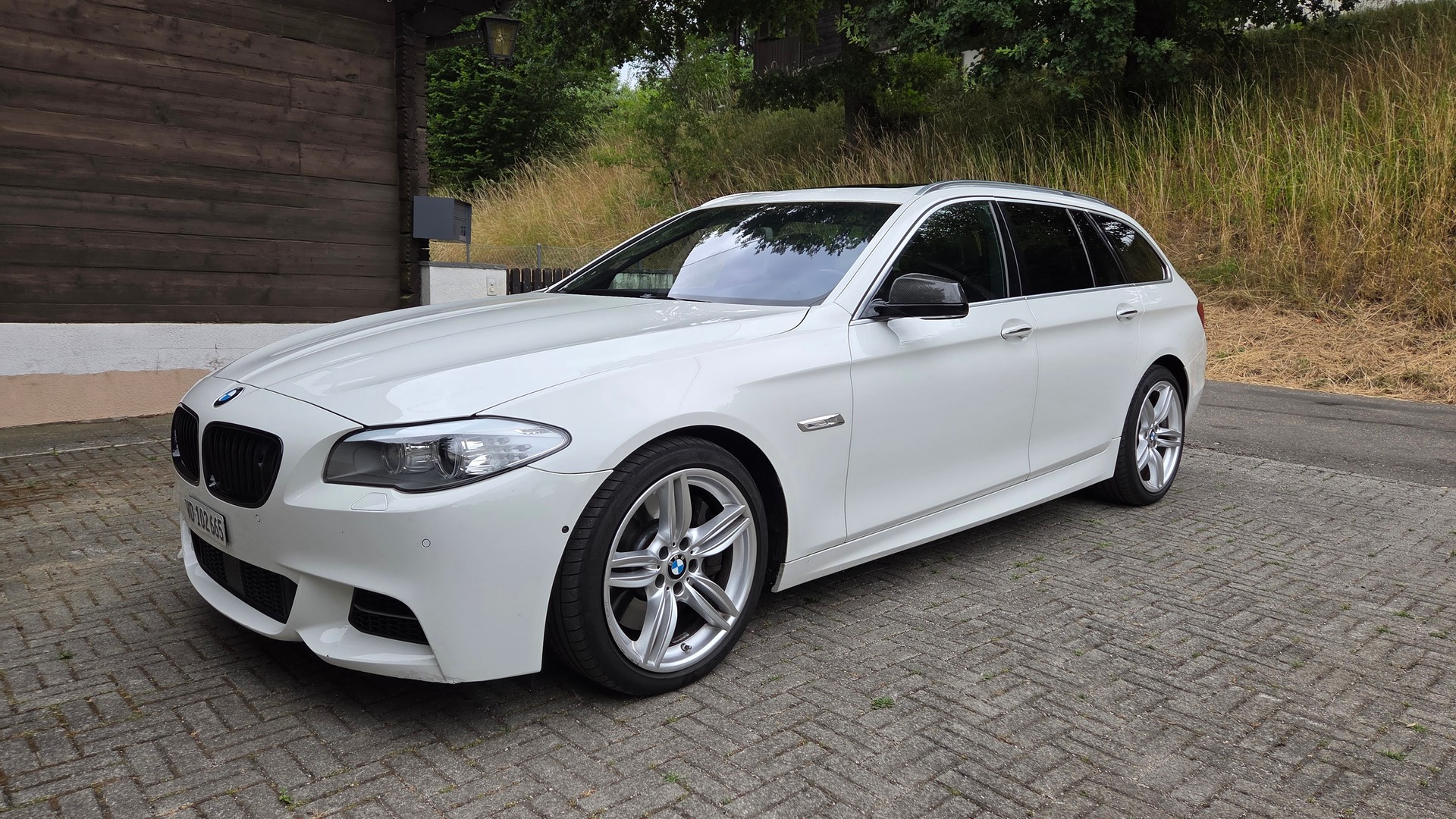 BMW BMW M550d xDrive Steptronic-image-0