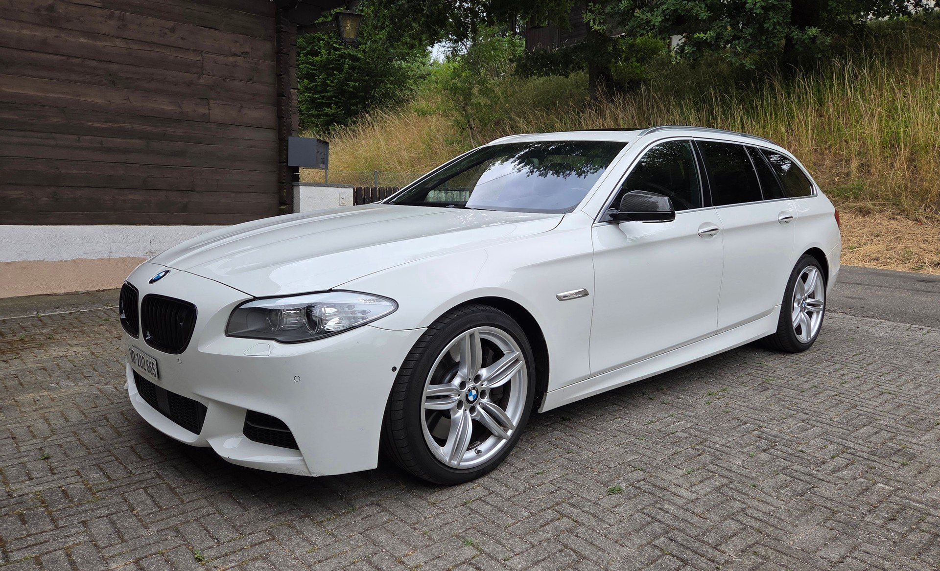 BMW BMW M550d xDrive Steptronic-image-0