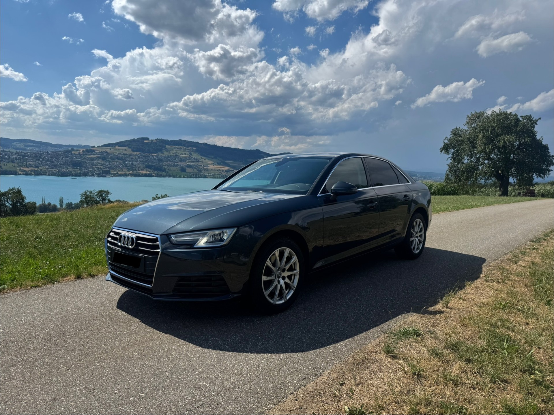 AUDI 2.0 TDI 150 Design S-Tronic-image-0