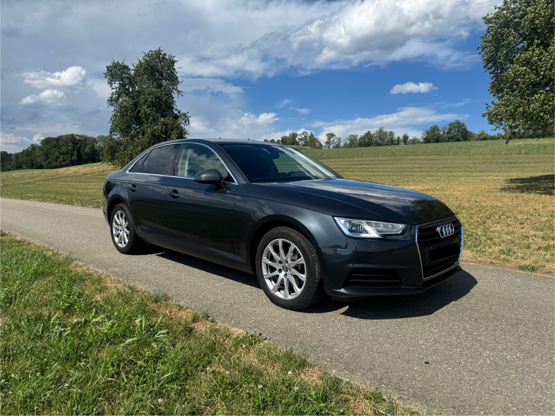 AUDI 2.0 TDI 150 Design S-Tronic-image-3