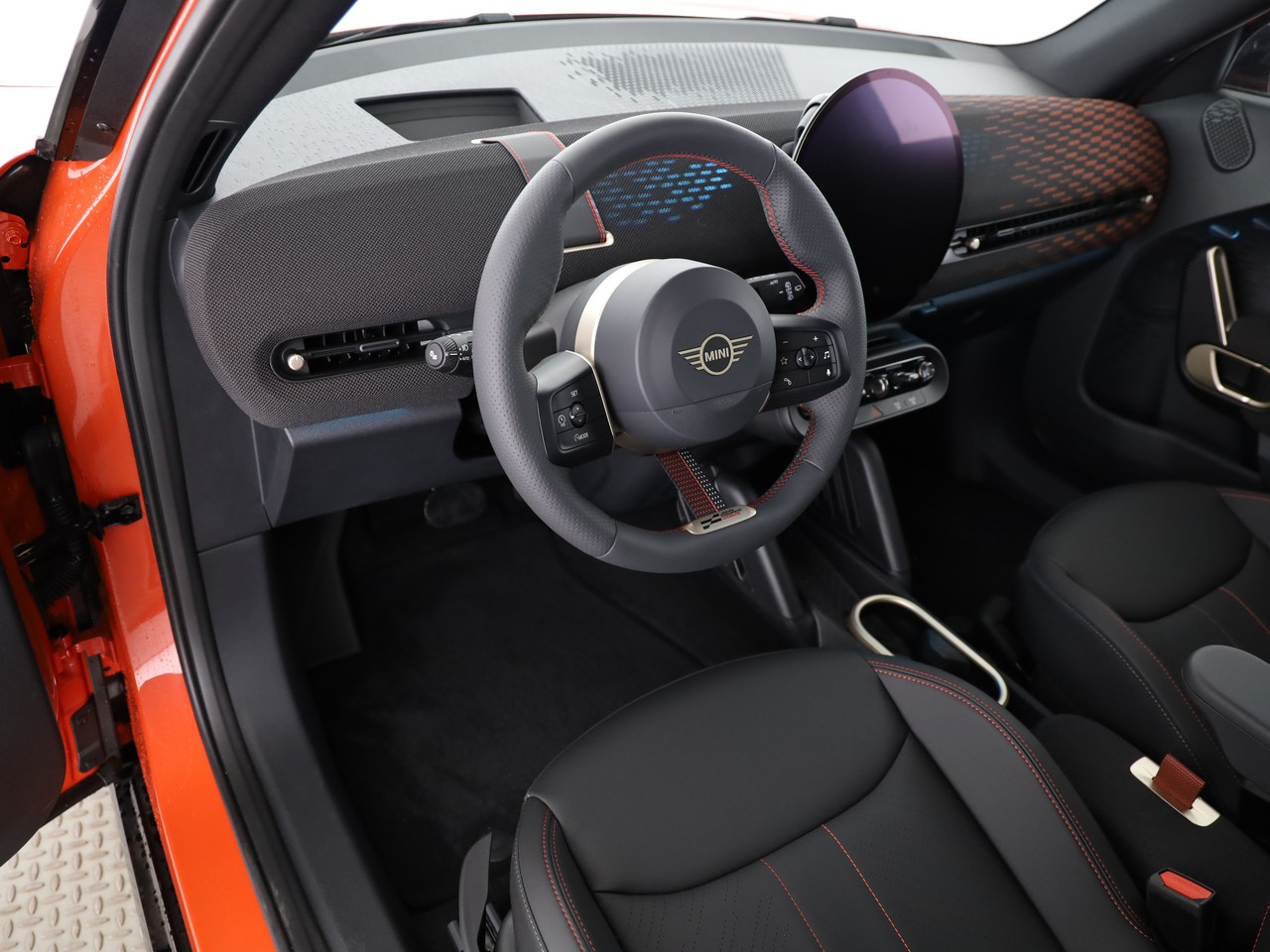 MINI Aceman E-image-13