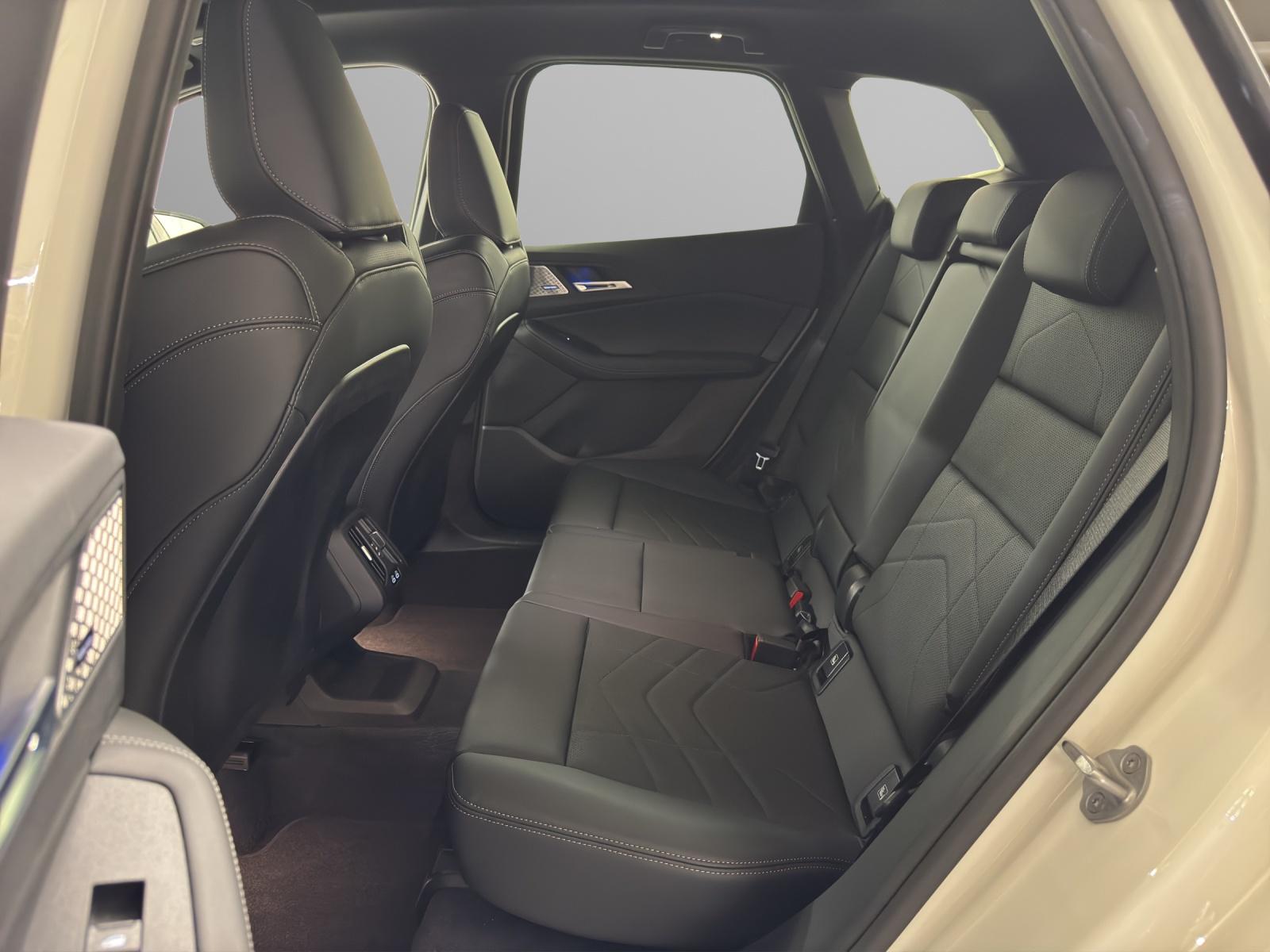 BMW 223i xDrive SDKG Active Tourer-image-13