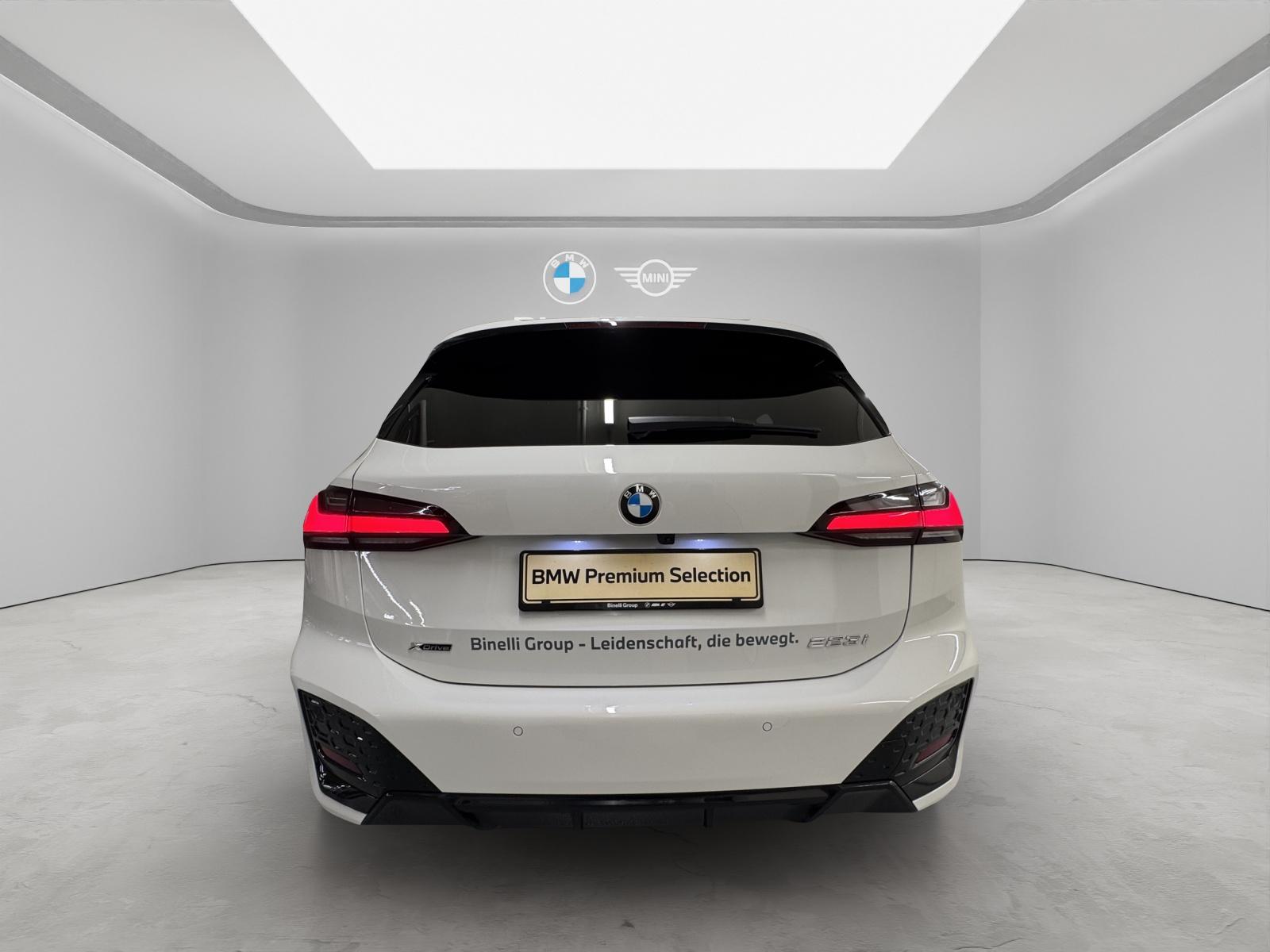 BMW 223i xDrive SDKG Active Tourer-showroom-element-3