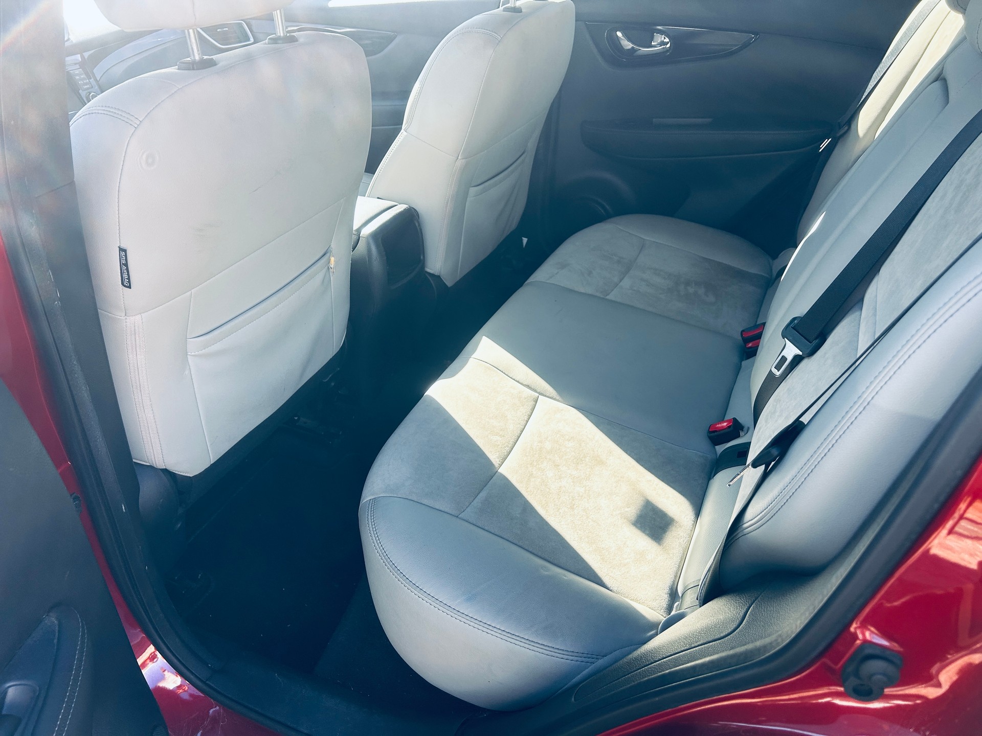 NISSAN Qashqai 1.2 DIG-T Swiss Edition Premium Xtronic-image-5