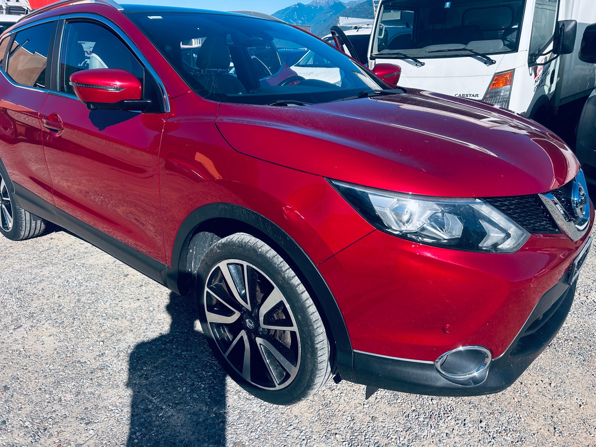 NISSAN Qashqai 1.2 DIG-T Swiss Edition Premium Xtronic-image-3