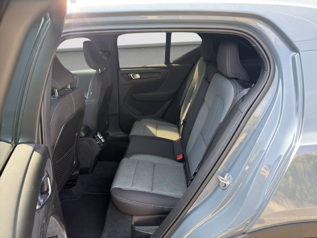VOLVO XC40 T2 Core Geartronic-image-11