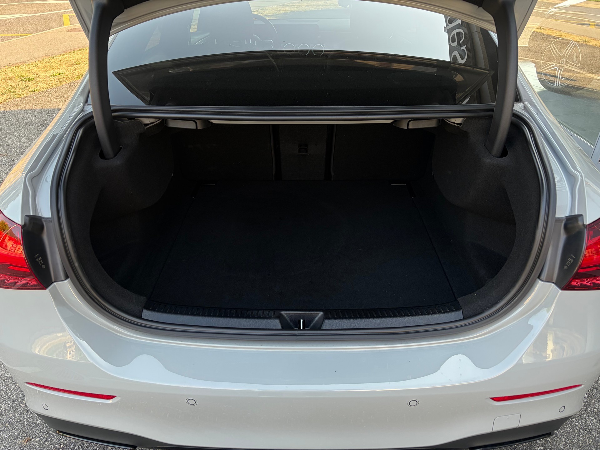 MERCEDES-BENZ A 220 4Matic 8G-DCT Limousine (V177)-image-5