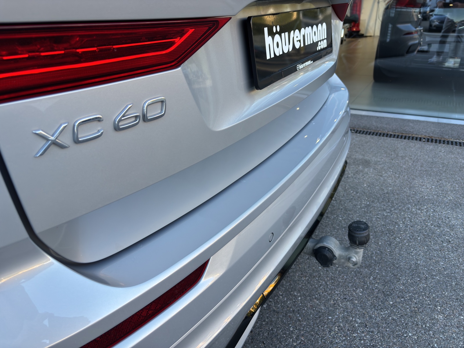 VOLVO XC60 2.0 B6 MH R-Design AWD-image-14
