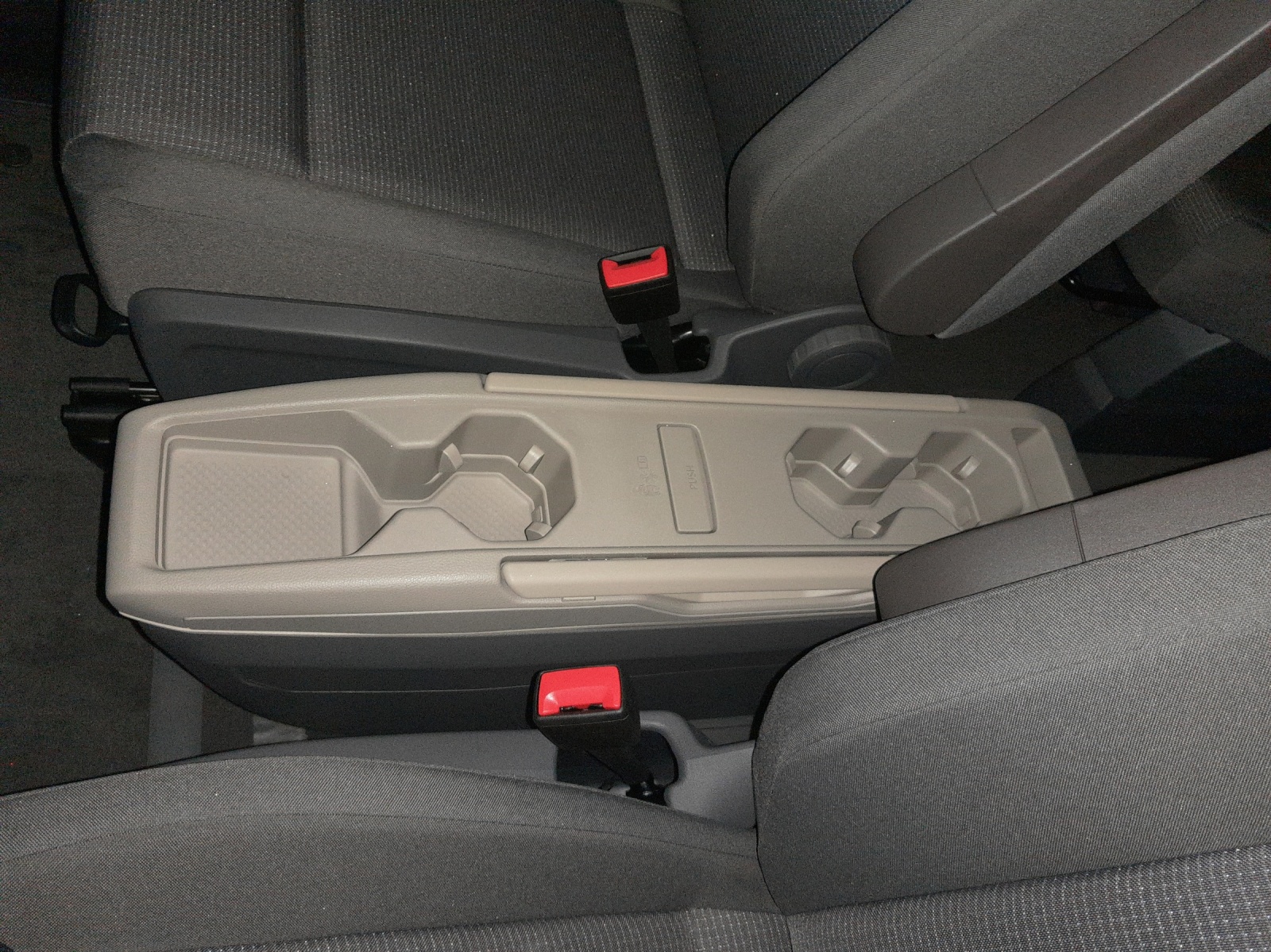 VW Multivan 2.0 TDI Liberty DSG-image-14