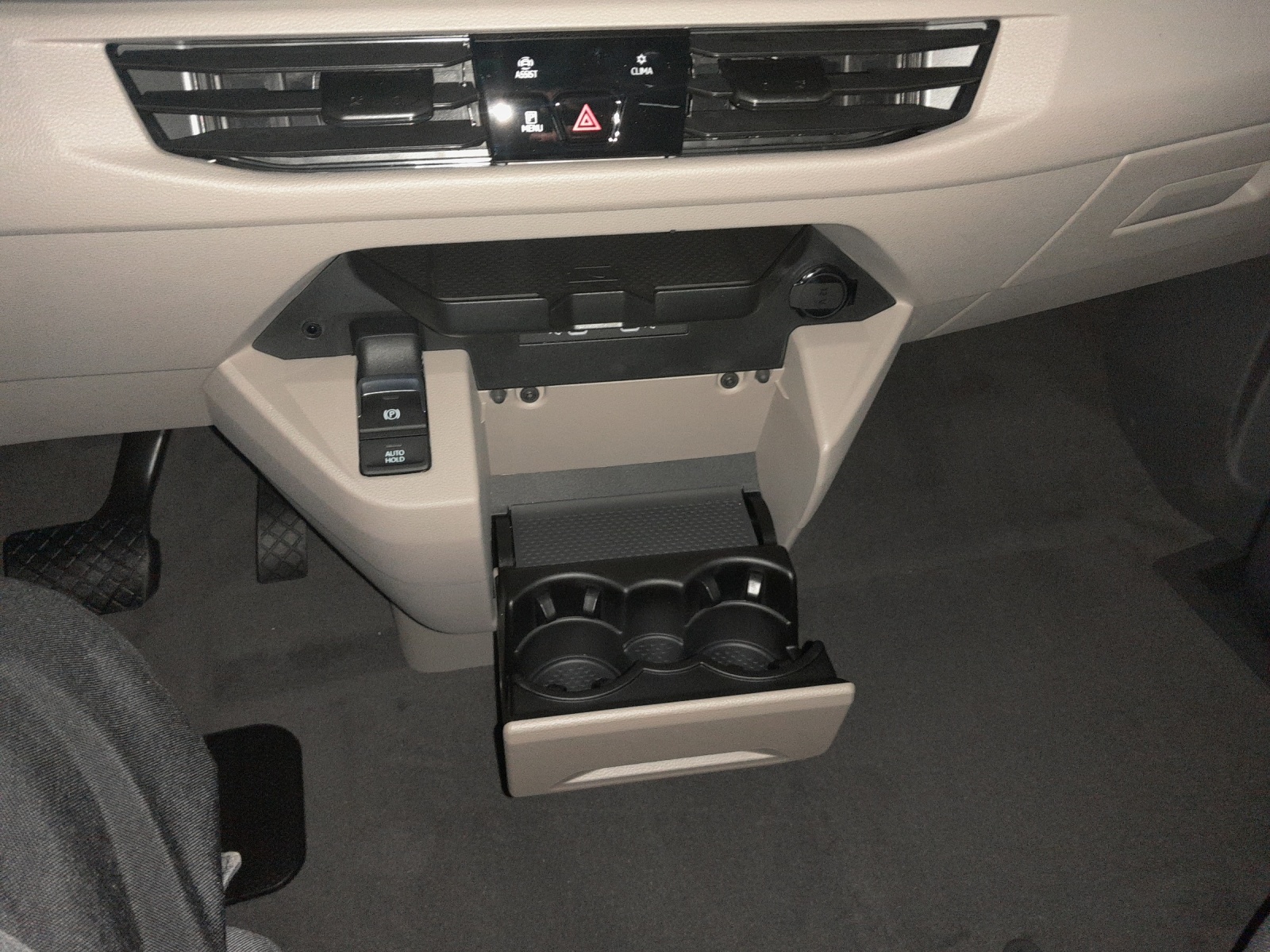 VW Multivan 2.0 TDI Liberty DSG-image-15