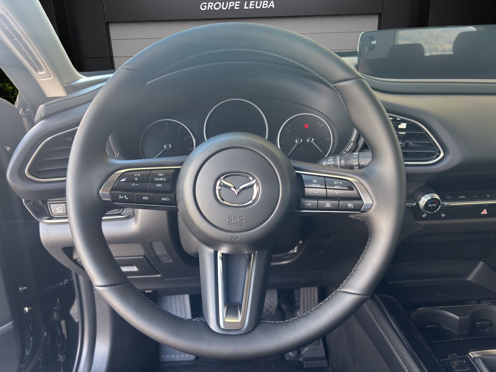 MAZDA CX-30 SKYACTIV-X 186 M Hybrid Centre Line AWD AT-image-12