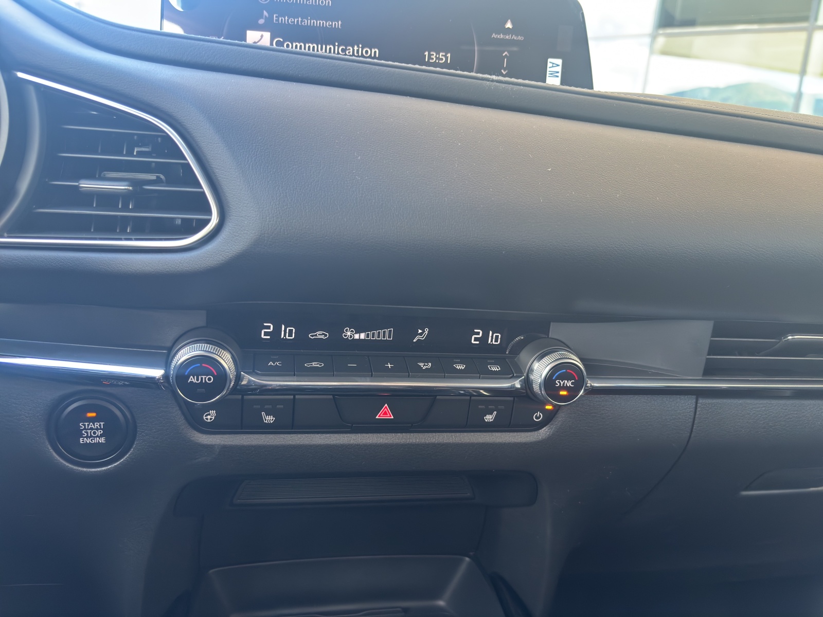 MAZDA CX-30 SKYACTIV-X 186 M Hybrid Centre Line AWD AT-image-13