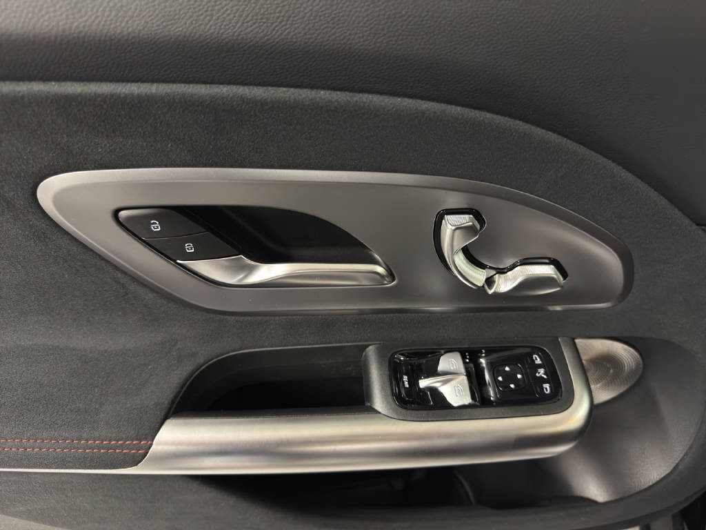 MERCEDES-BENZ GLB 220 AMG Line 4Matic-image-5