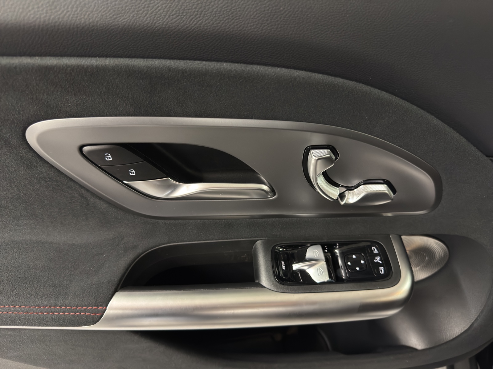 MERCEDES-BENZ GLB 220 AMG Line 4Matic-image-6