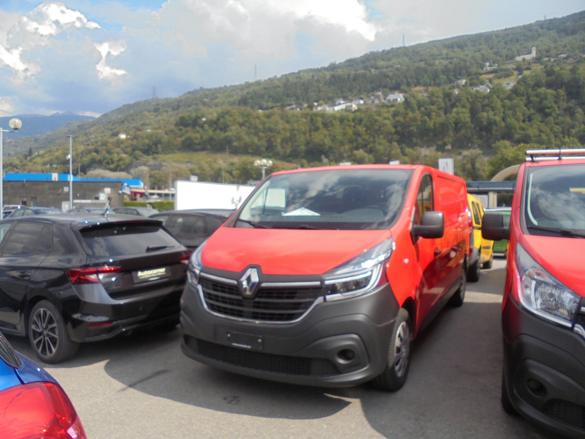 RENAULT Trafic 2.0 dCi 120 3.0t Business L2H1-image-0