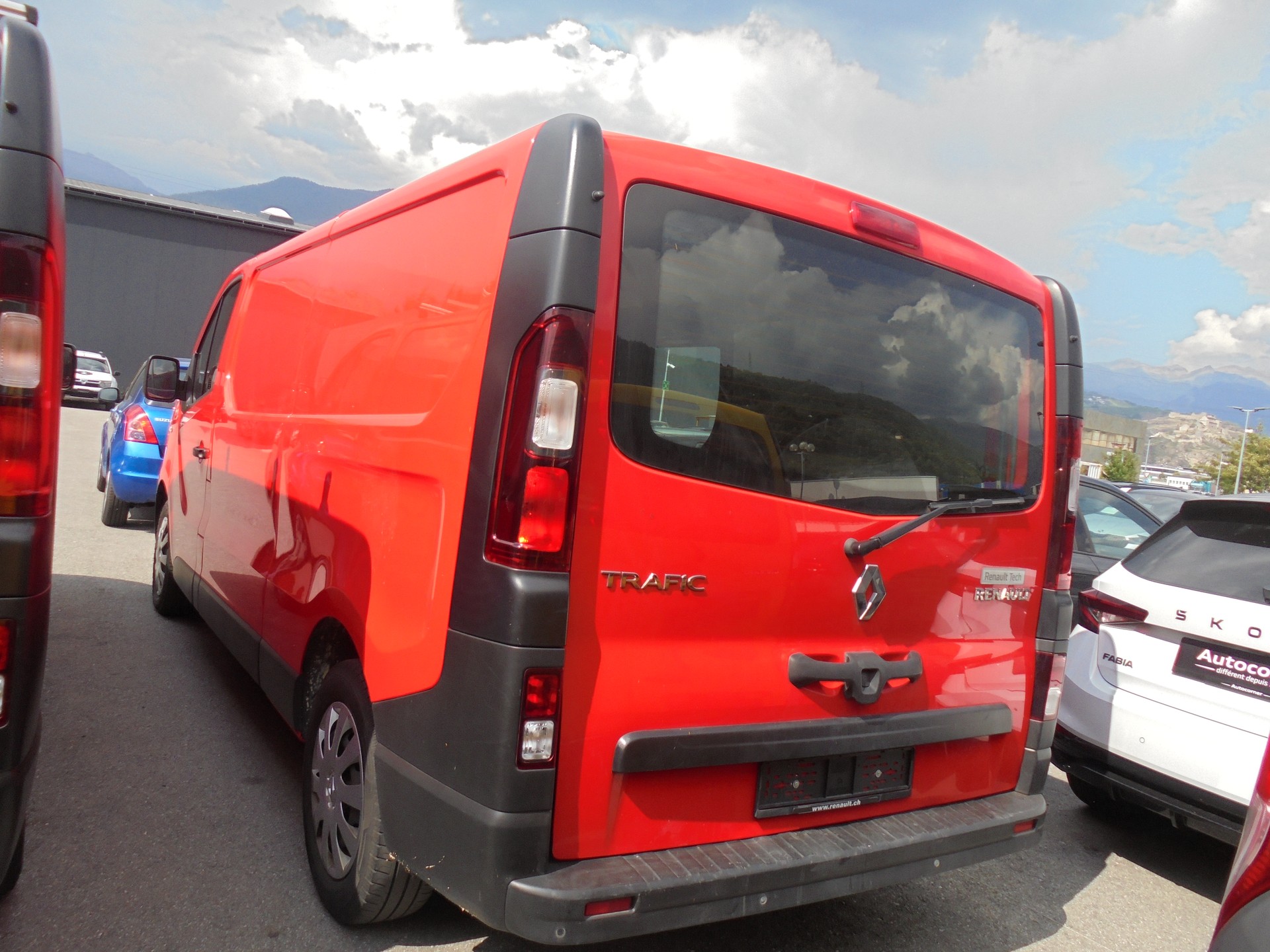 RENAULT Trafic 2.0 dCi 120 3.0t Business L2H1-image-4