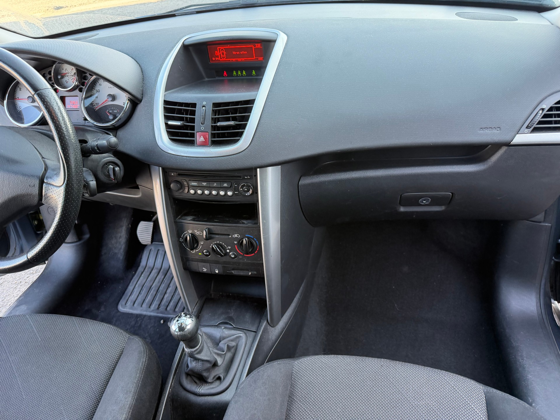 PEUGEOT 207 1.6 16V Sport Pack-image-11