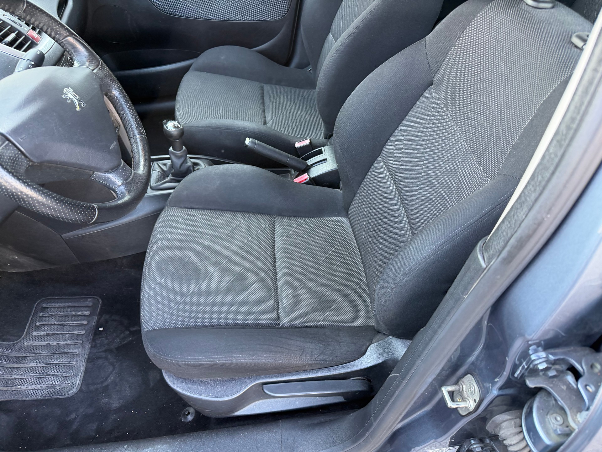 PEUGEOT 207 1.6 16V Sport Pack-image-7