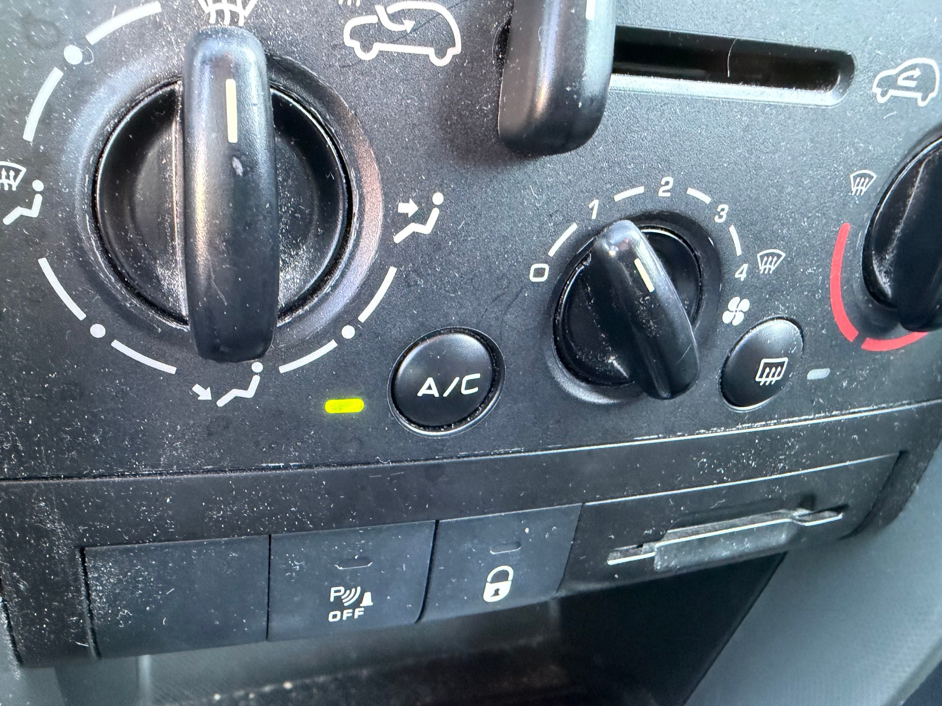 PEUGEOT 207 1.6 16V Sport Pack-image-6