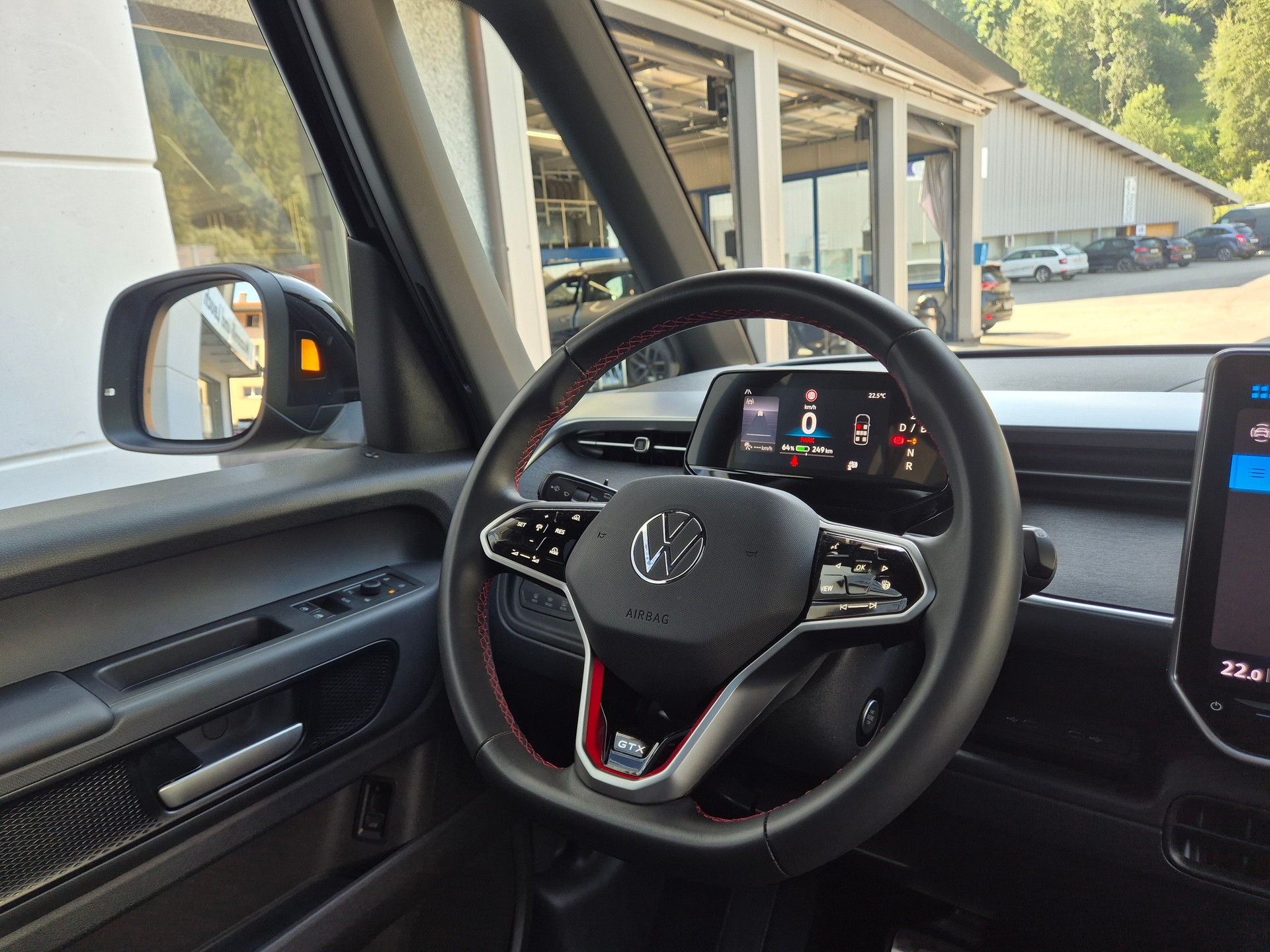 VW ID.Buzz LWB GTX 4 Motion-image-12