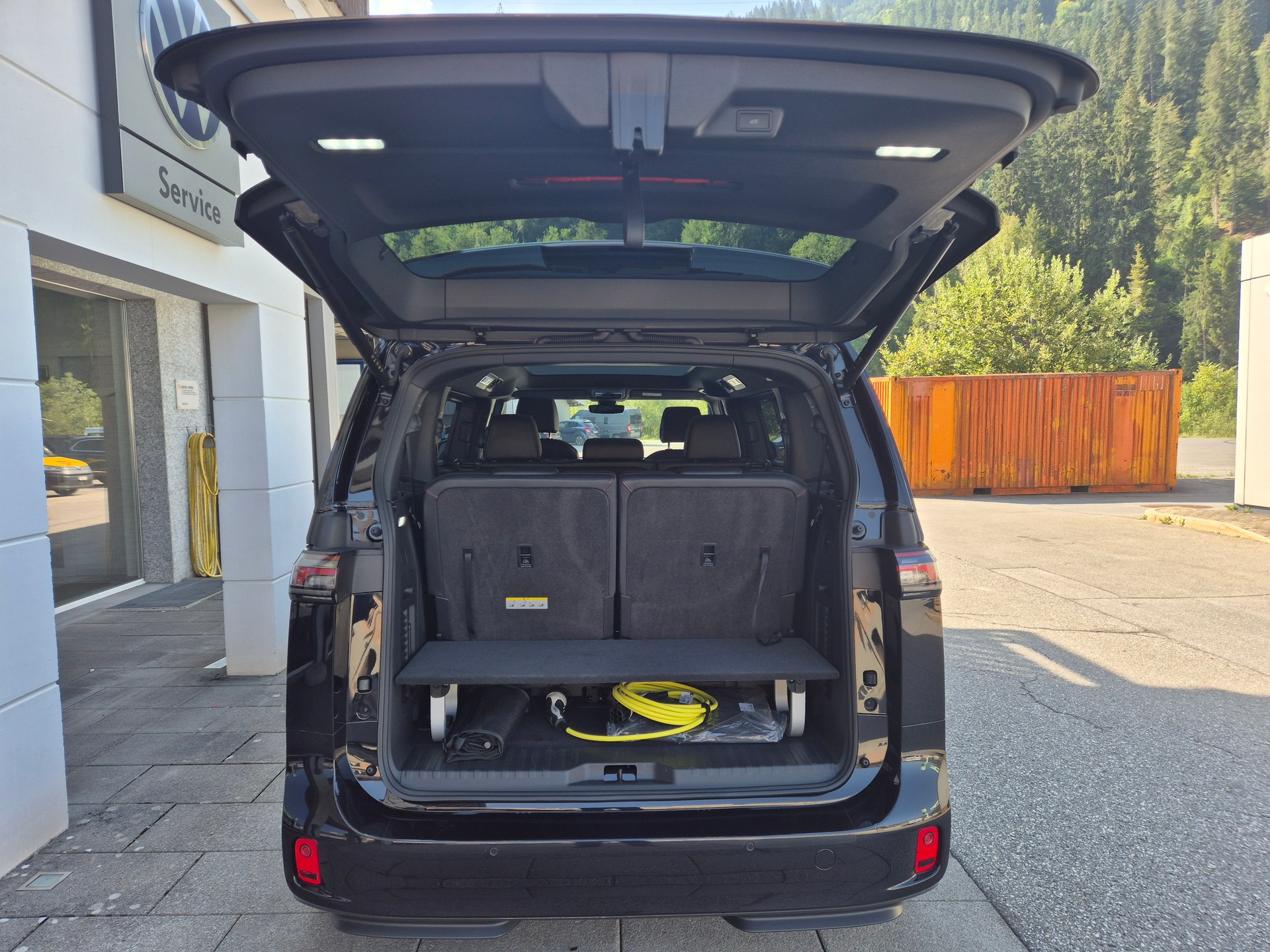 VW ID.Buzz LWB GTX 4 Motion-image-15
