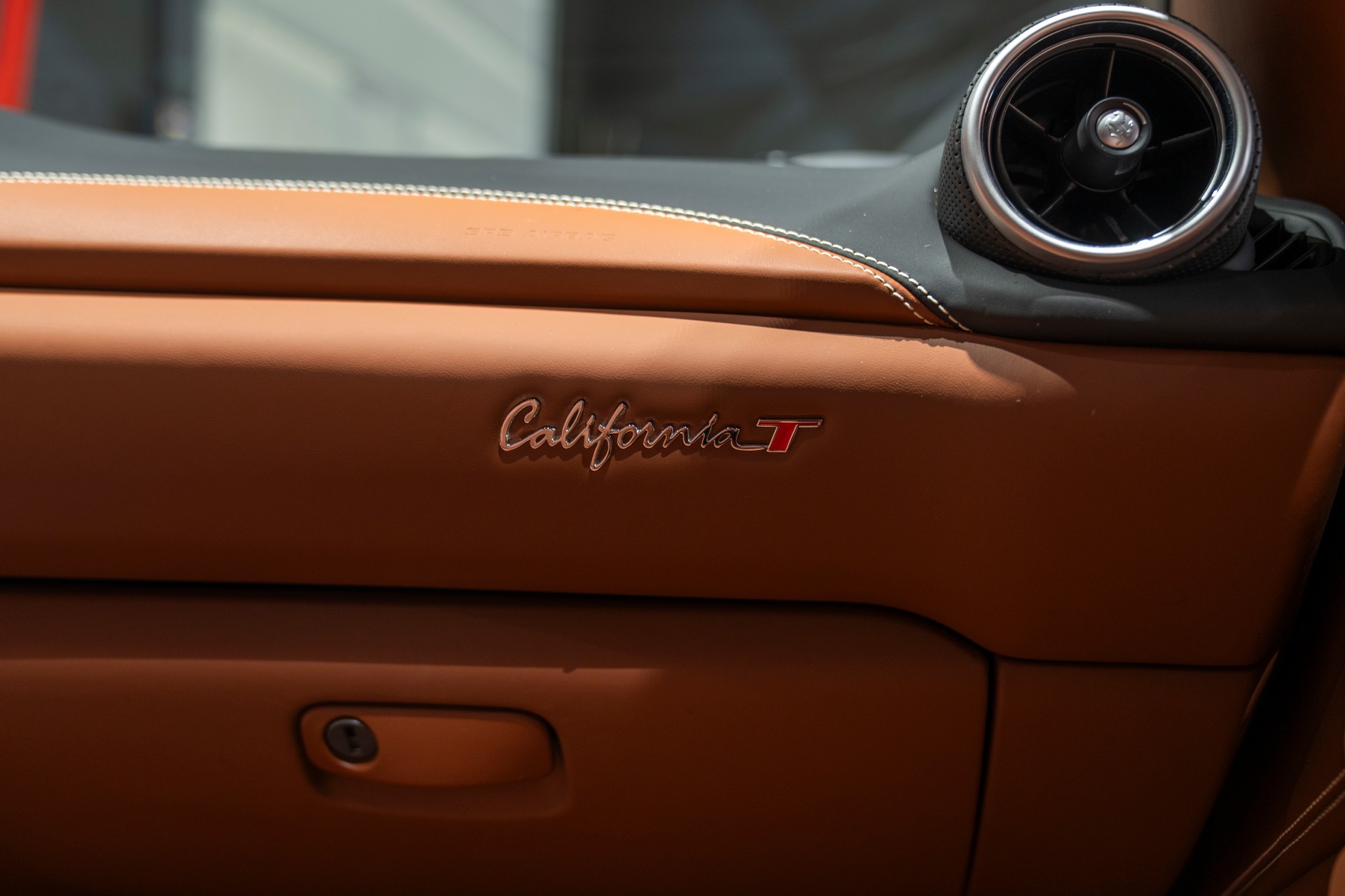 FERRARI California 3.9 V8 T-image-11