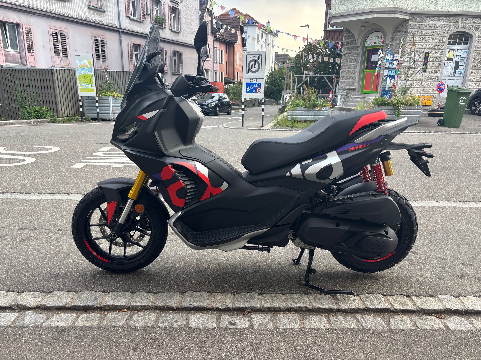 APRILIA SR GT 400 Rally Replica-showroom-element-2