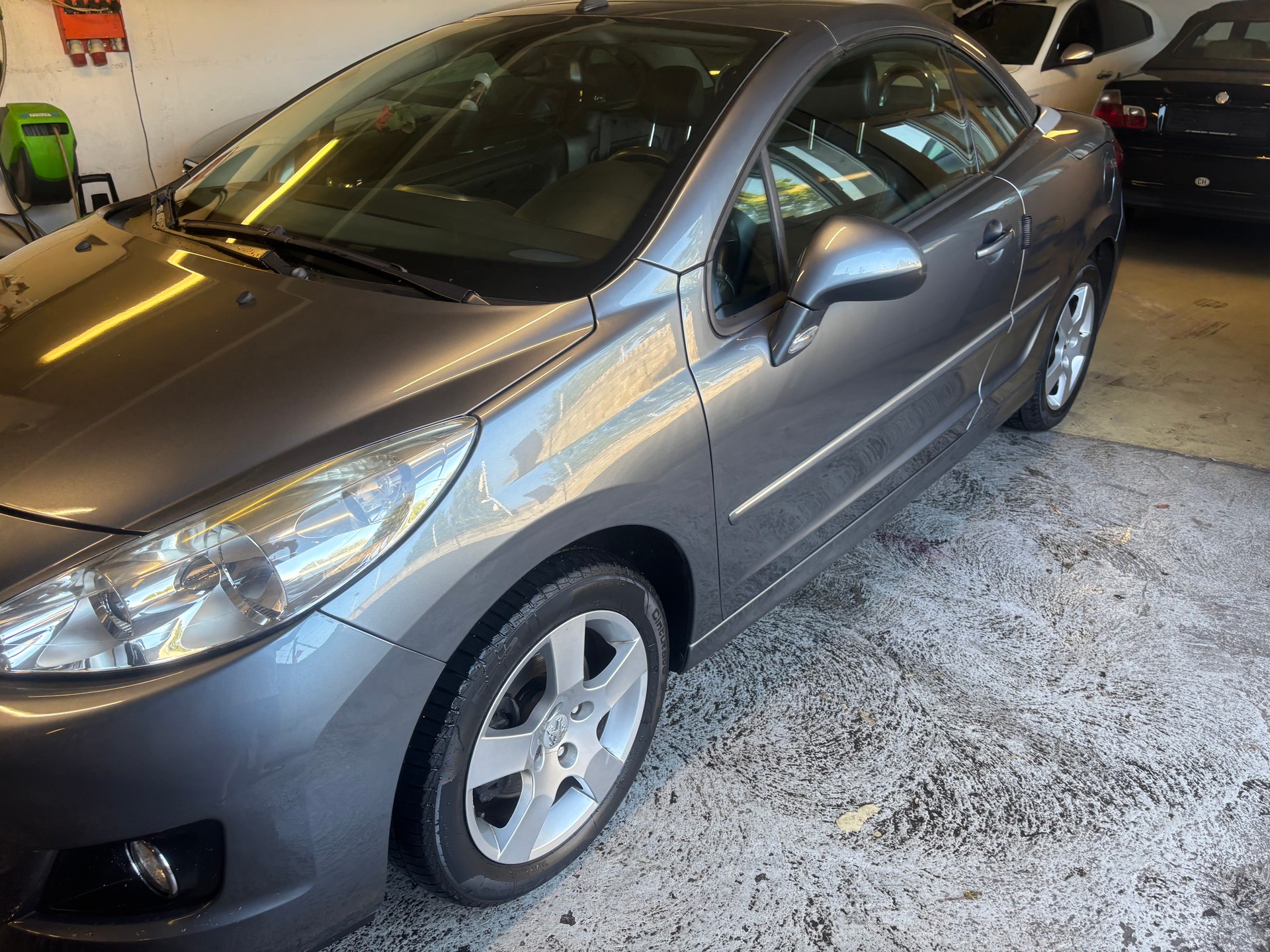 PEUGEOT 207 CC 1.6 16V Swiss Edition-image-1