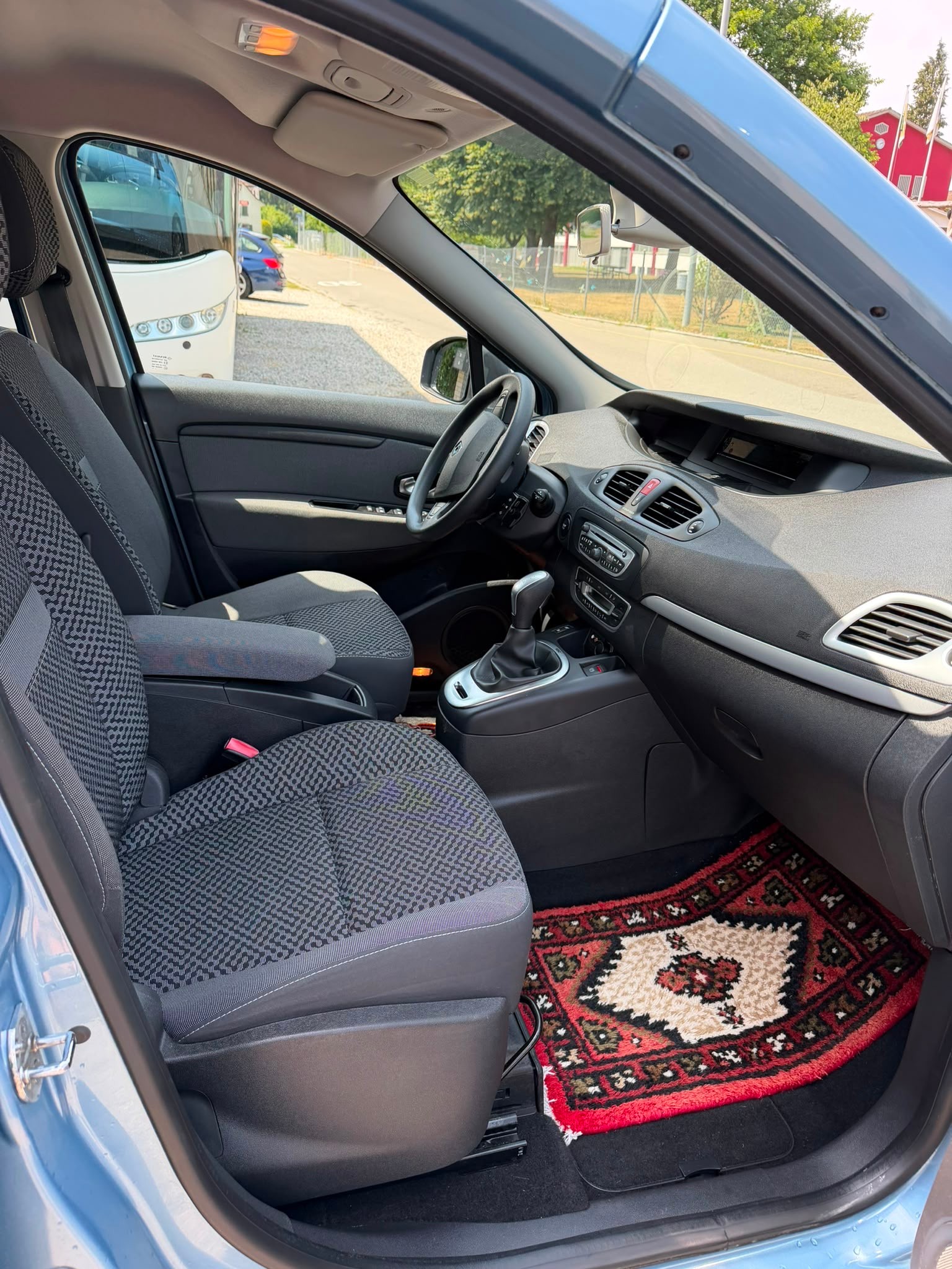 RENAULT Scénic 1.5 dCi Bose EDC-image-8