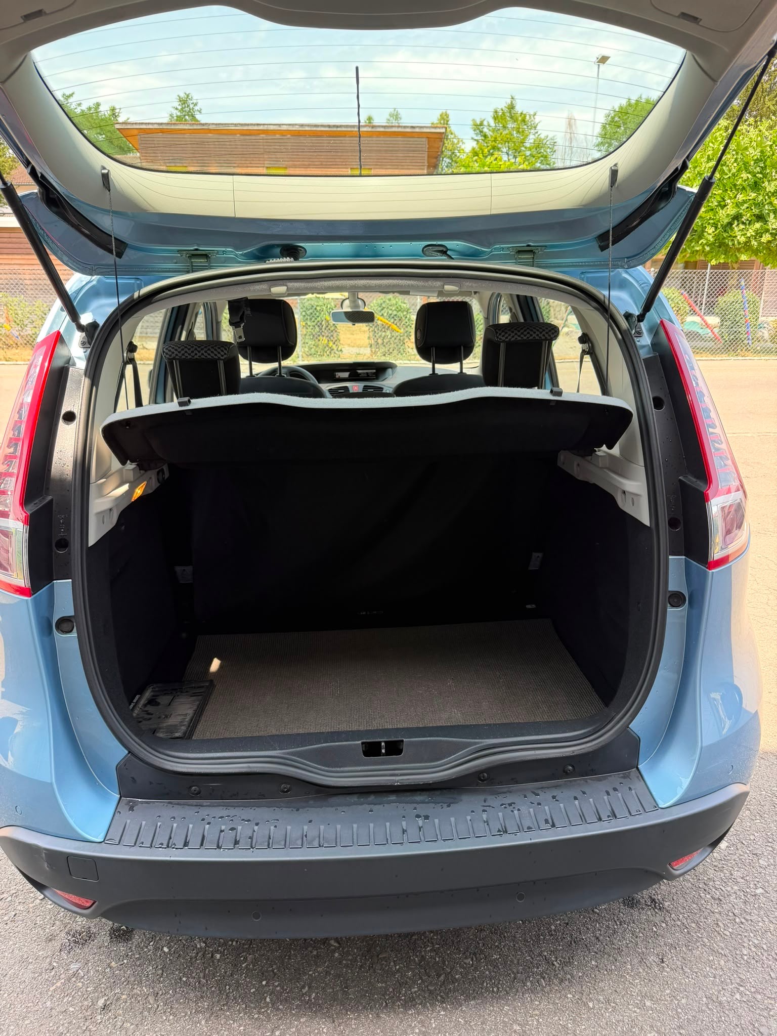 RENAULT Scénic 1.5 dCi Bose EDC-image-6