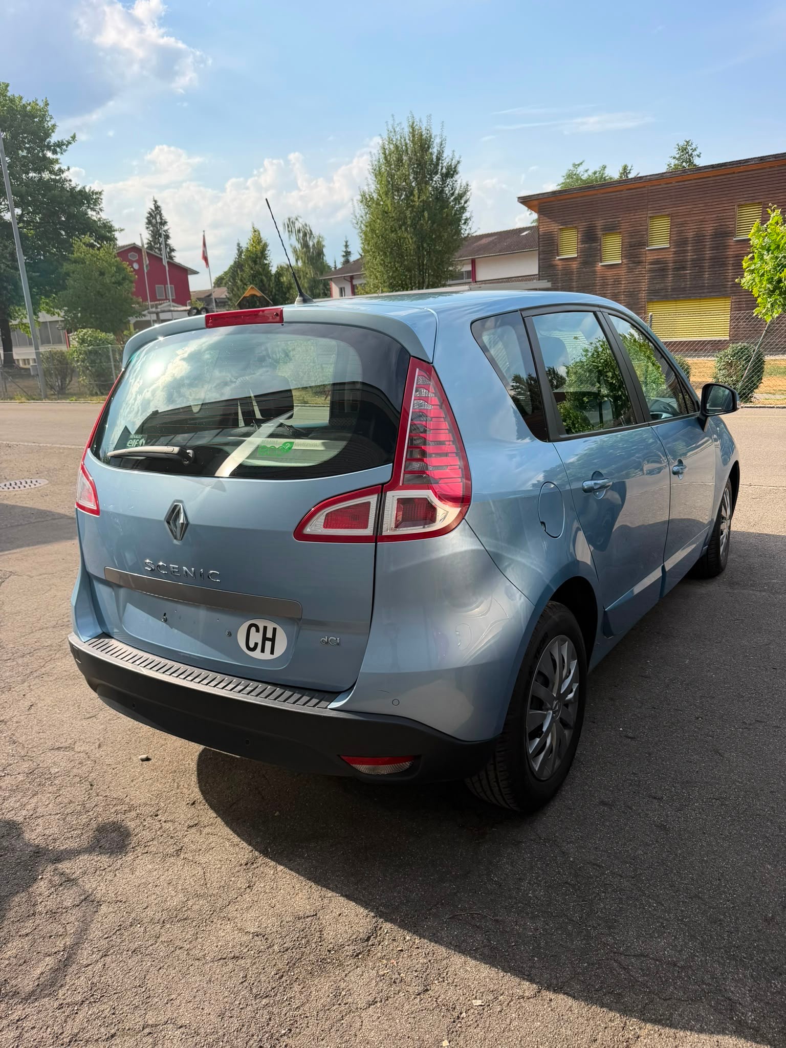 RENAULT Scénic 1.5 dCi Bose EDC-image-2