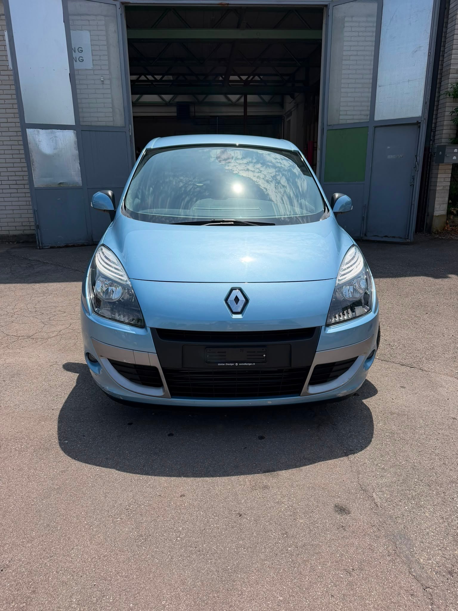 RENAULT Scénic 1.5 dCi Bose EDC-image-1