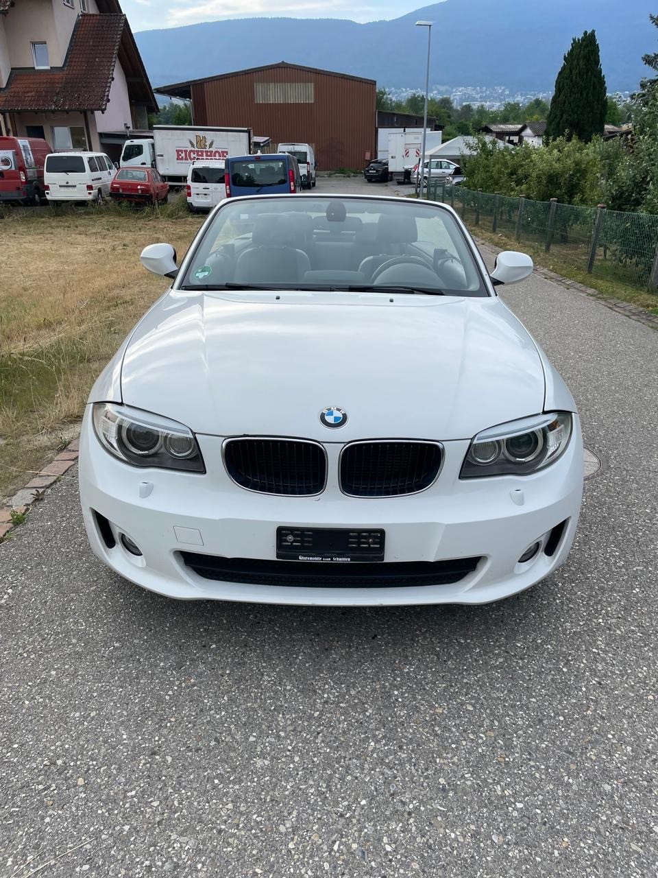 BMW 118i Cabrio-image-7