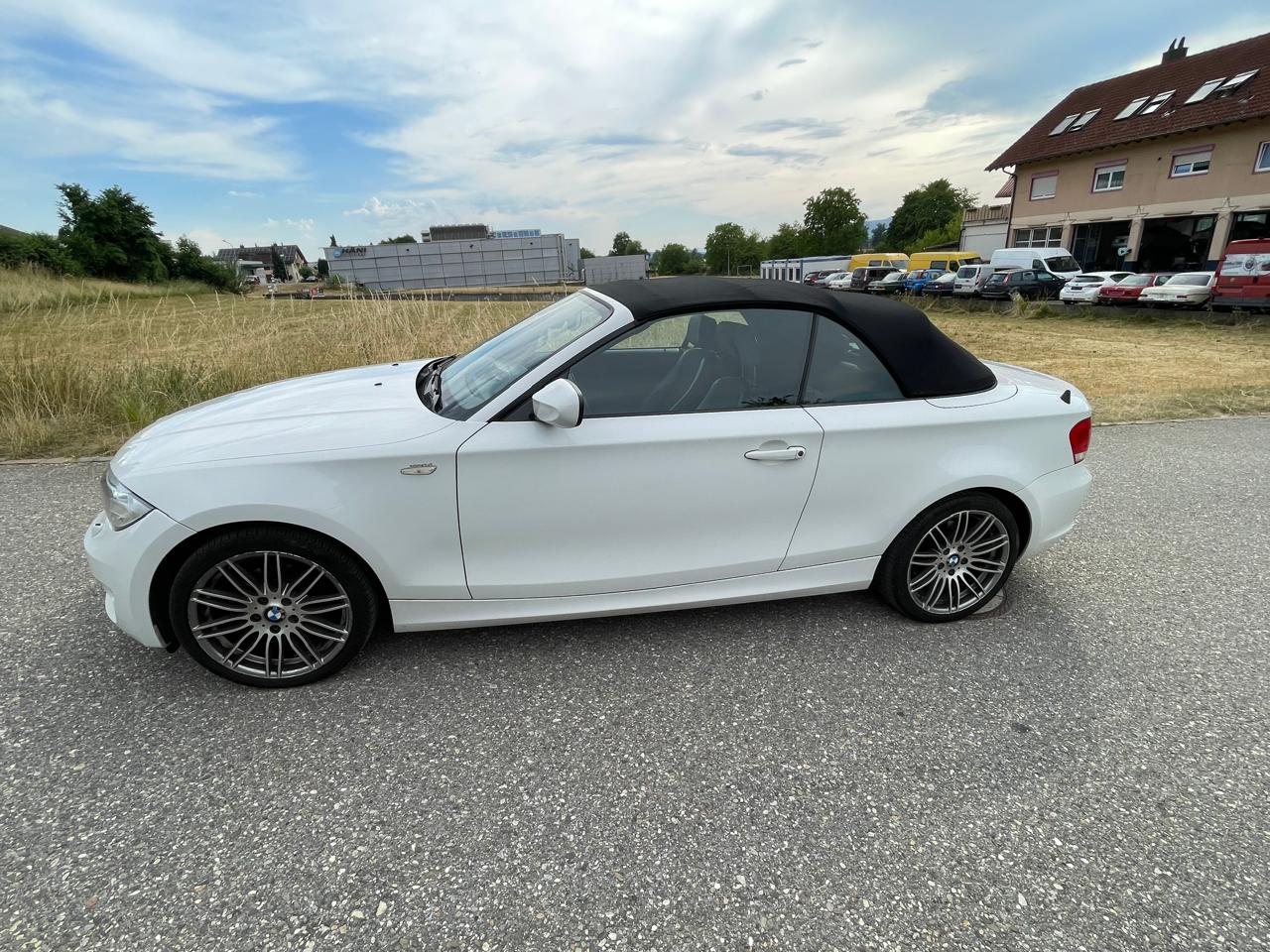 BMW 118i Cabrio-image-2