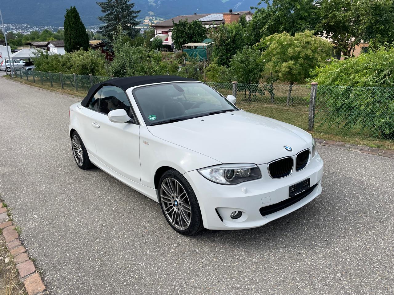 BMW 118i Cabrio-image-0