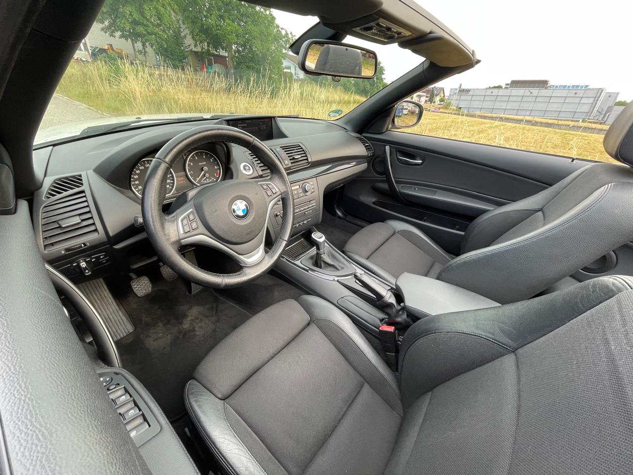 BMW 118i Cabrio-image-8