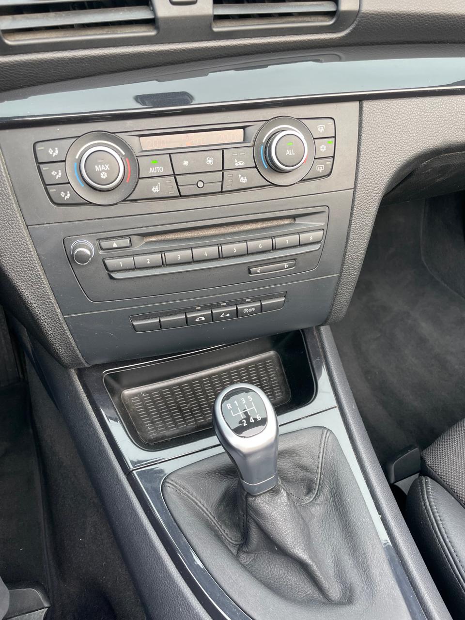 BMW 118i Cabrio-image-10