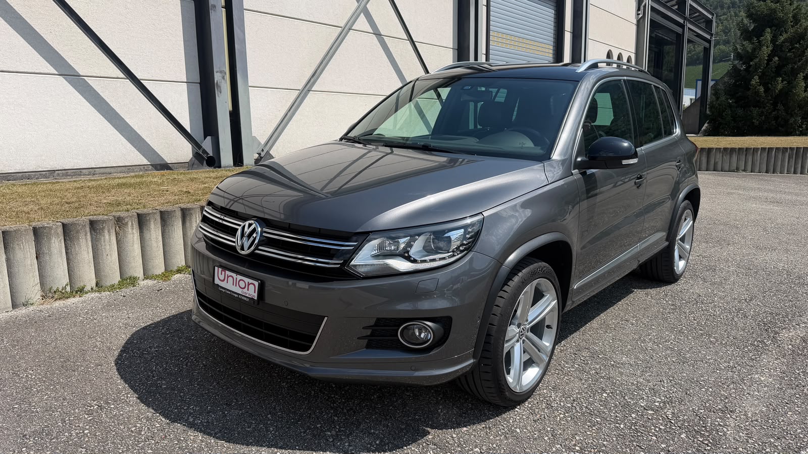 VW Tiguan 2.0 TSI R-Line Design 4Motion DSG-image-0