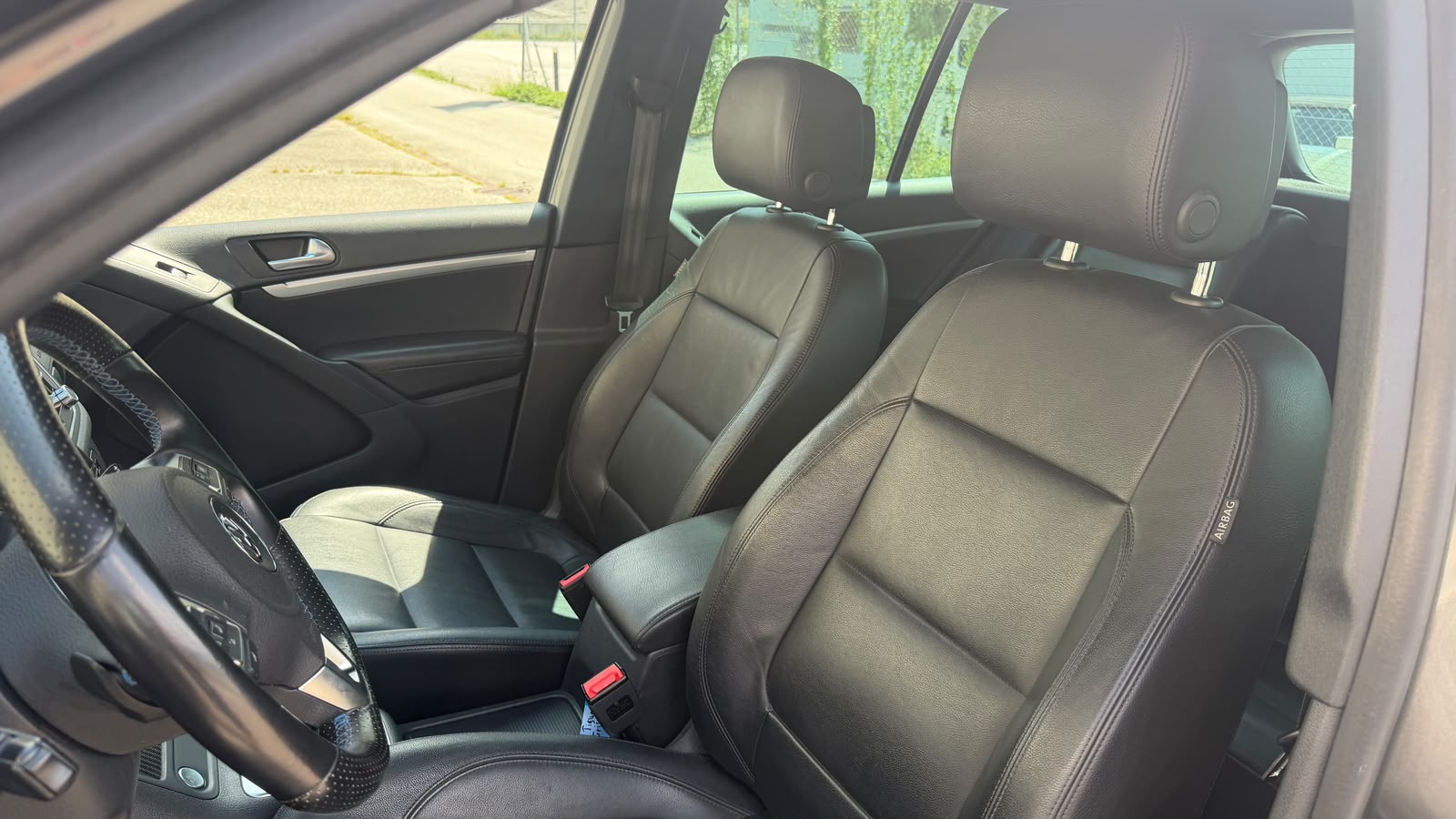 VW Tiguan 2.0 TSI R-Line Design 4Motion DSG-image-8