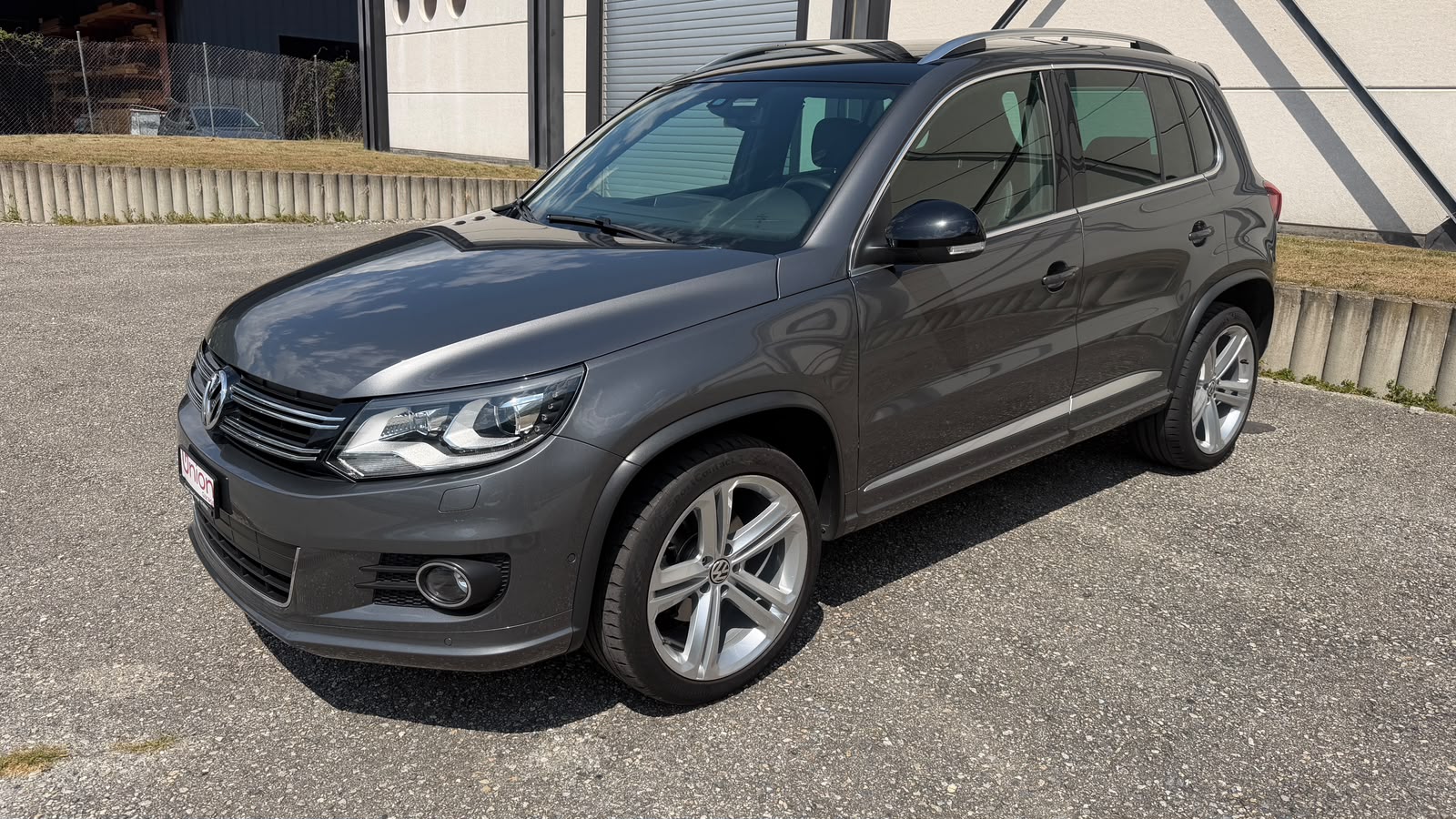 VW Tiguan 2.0 TSI R-Line Design 4Motion DSG-image-1