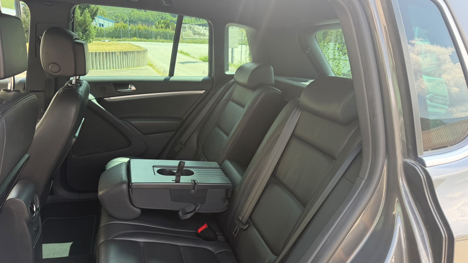 VW Tiguan 2.0 TSI R-Line Design 4Motion DSG-image-9