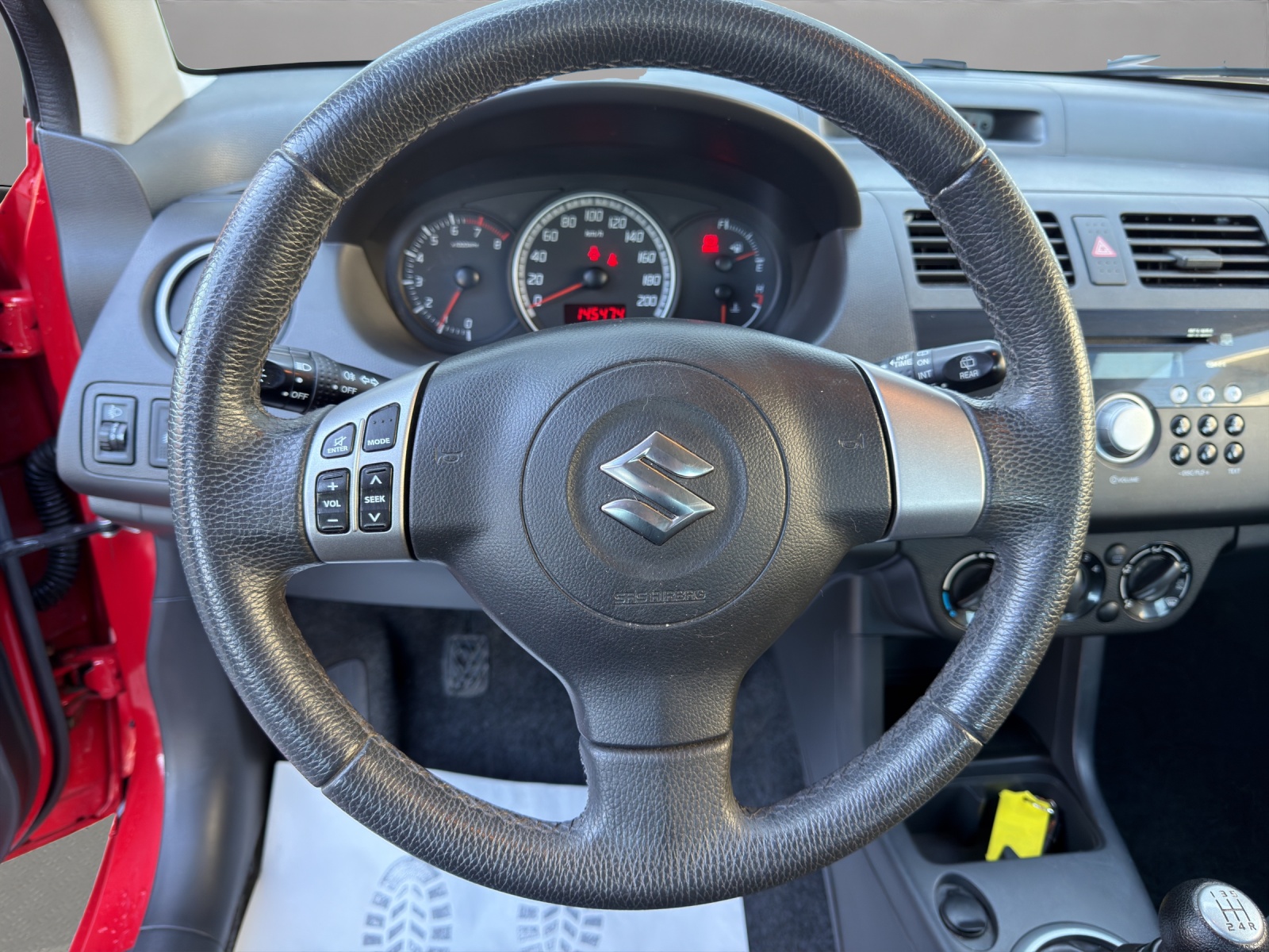 SUZUKI Swift 1.3i 16V GL-image-9