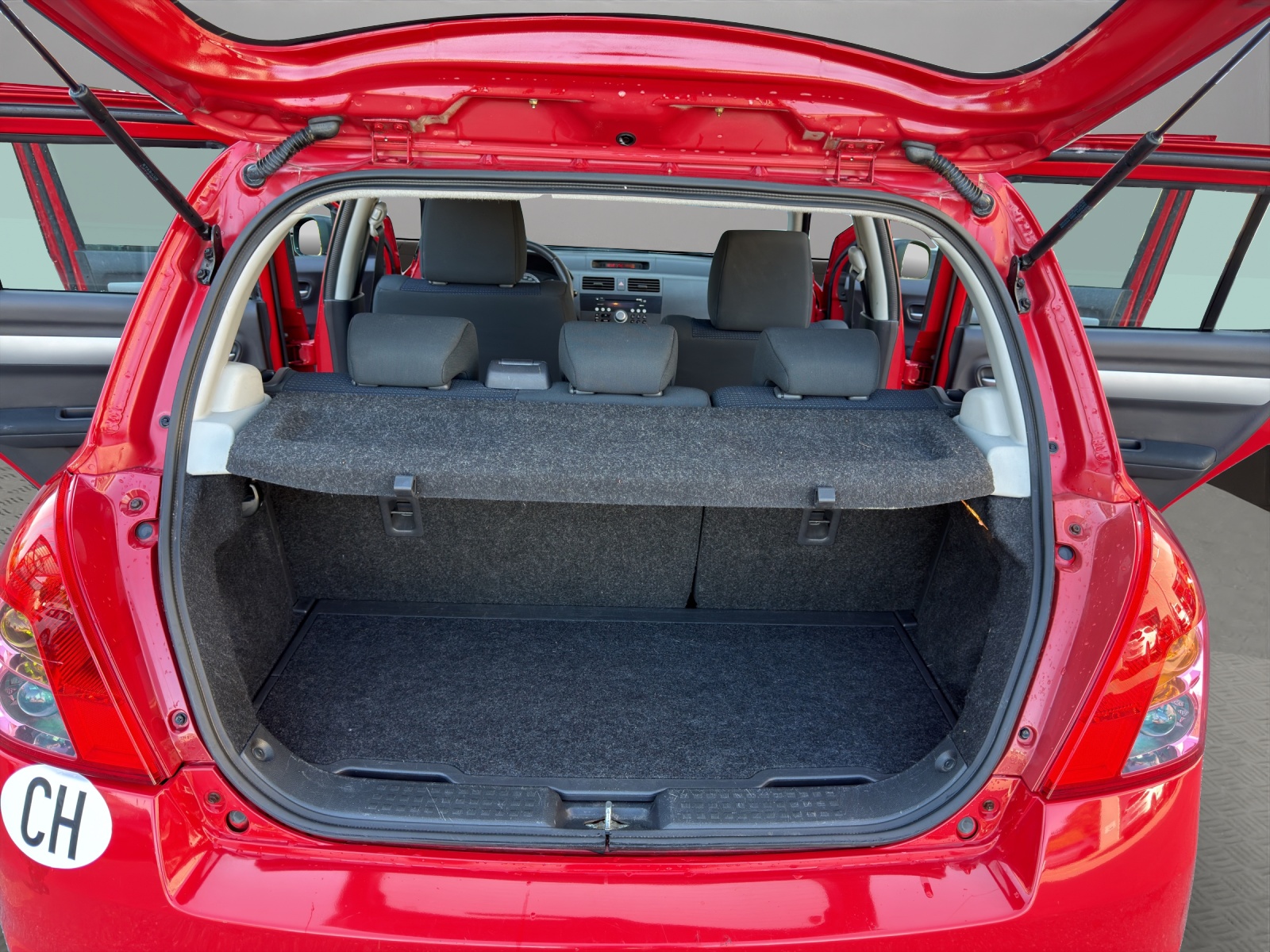 SUZUKI Swift 1.3i 16V GL-image-18