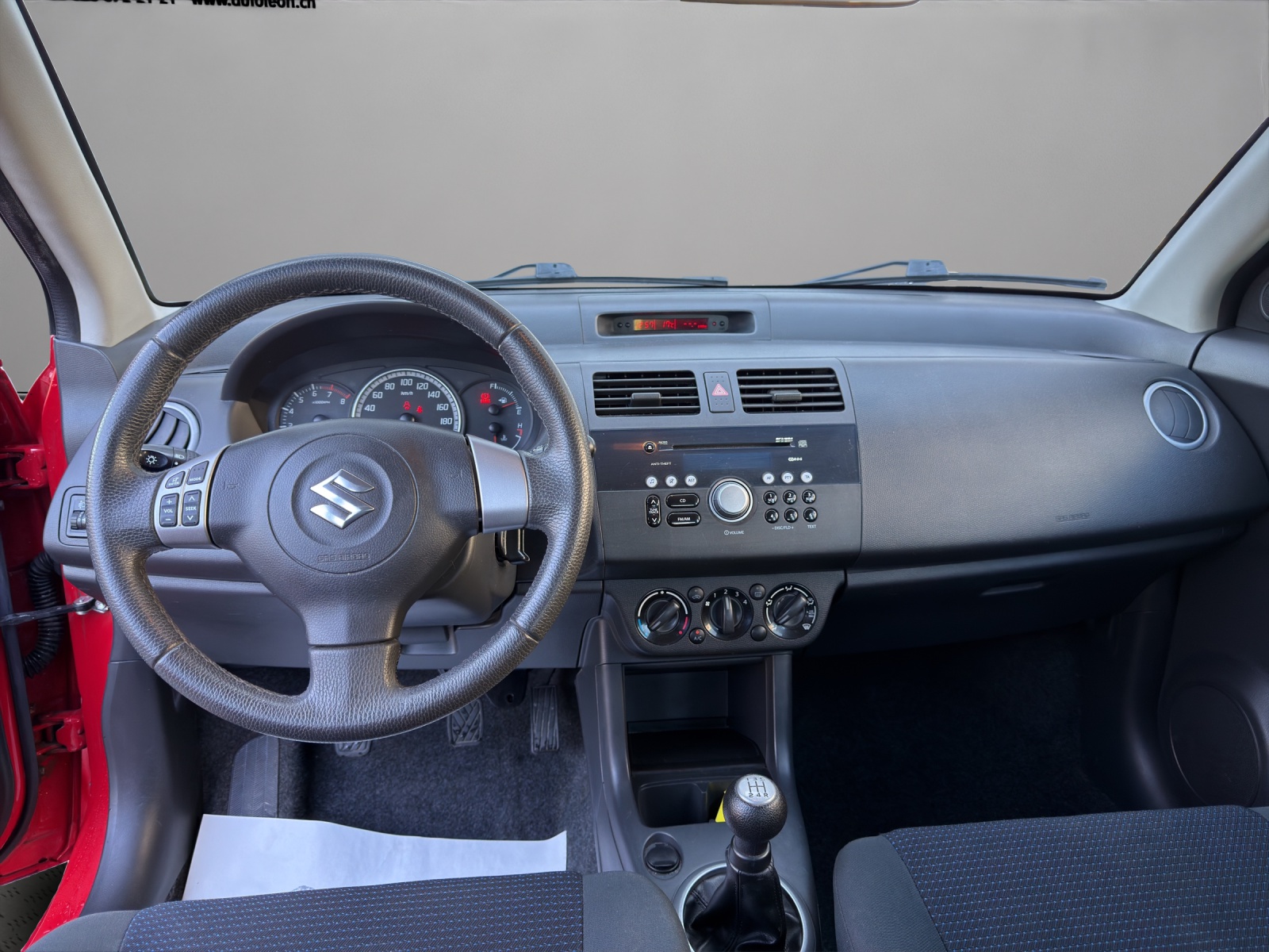 SUZUKI Swift 1.3i 16V GL-image-13