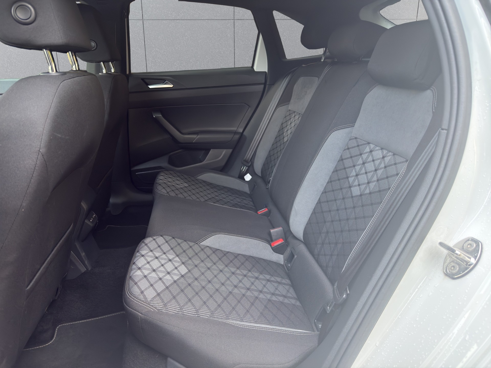 VW Taigo 1.5 TSI R-Line DSG-image-11