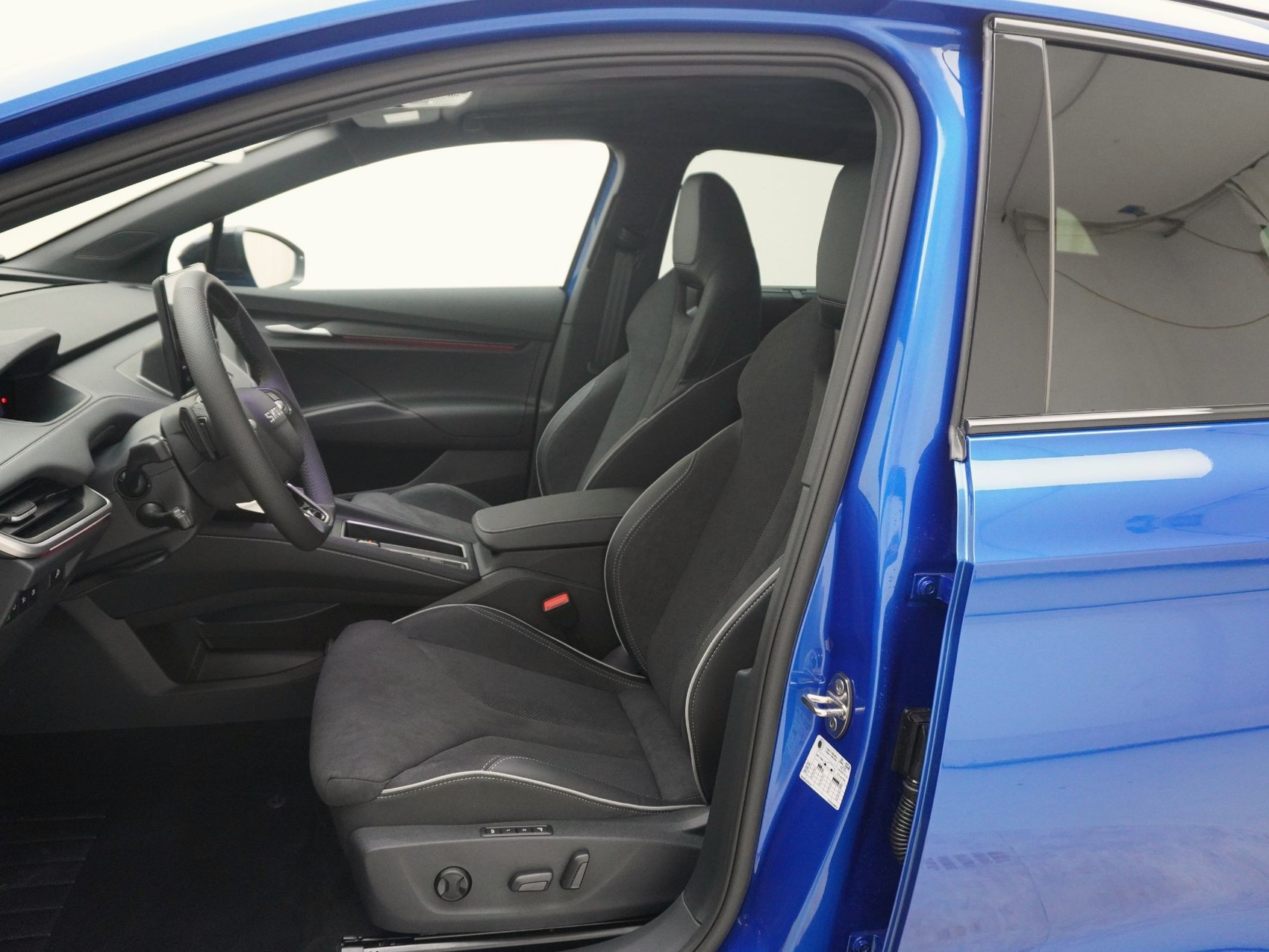 SKODA Enyaq iV 85x SportLine MAXX-image-12
