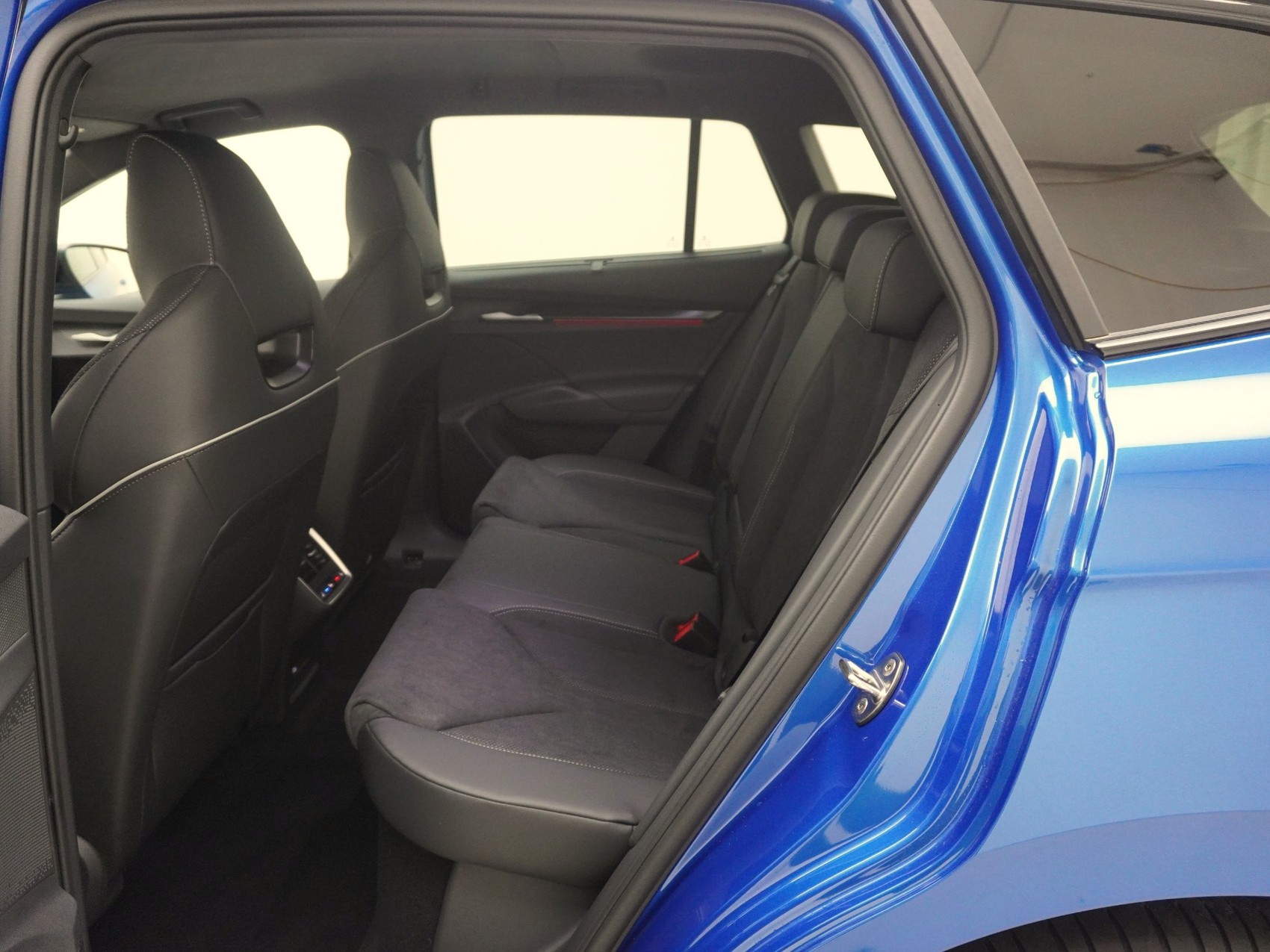 SKODA Enyaq iV 85x SportLine MAXX-image-14