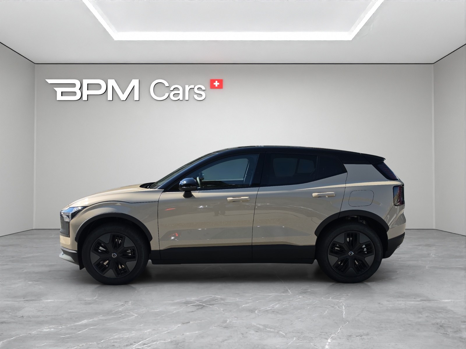 VOLVO EX30 Cross Country P8 69 kWh AWD Plus-image-1
