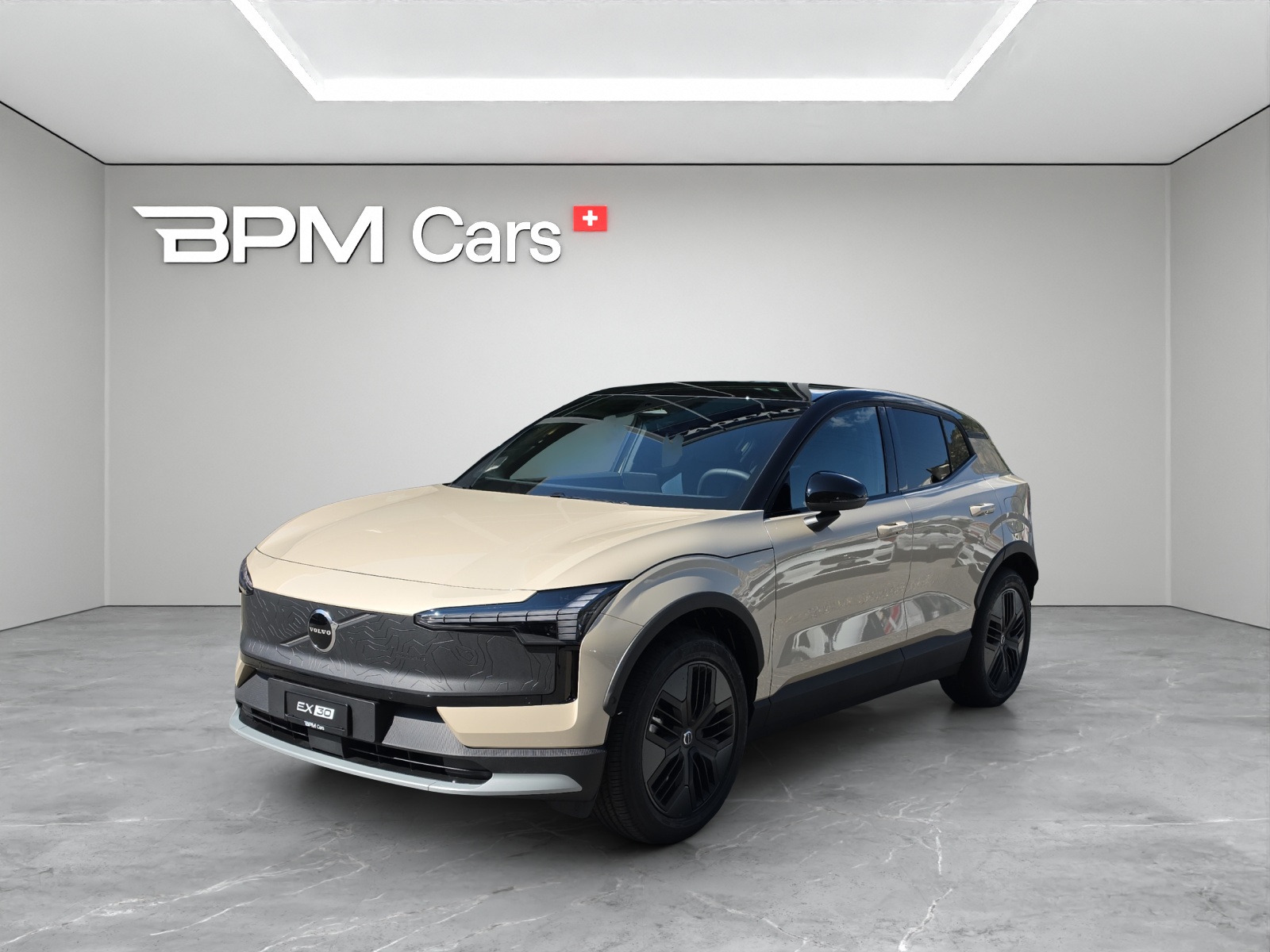 VOLVO EX30 Cross Country P8 69 kWh AWD Plus-image-0