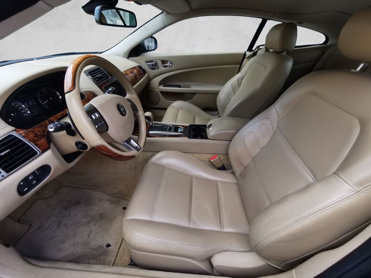 JAGUAR XKR 4.2 V8 SC Automatic-image-4